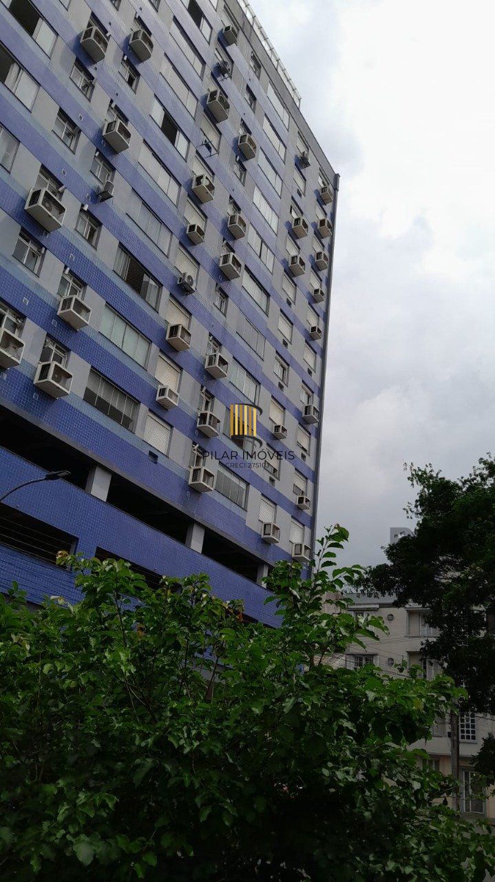 Apartamento semi- mobiliado 02 dormitórios, 01 suíte,andar alto,na Cidade Baixa