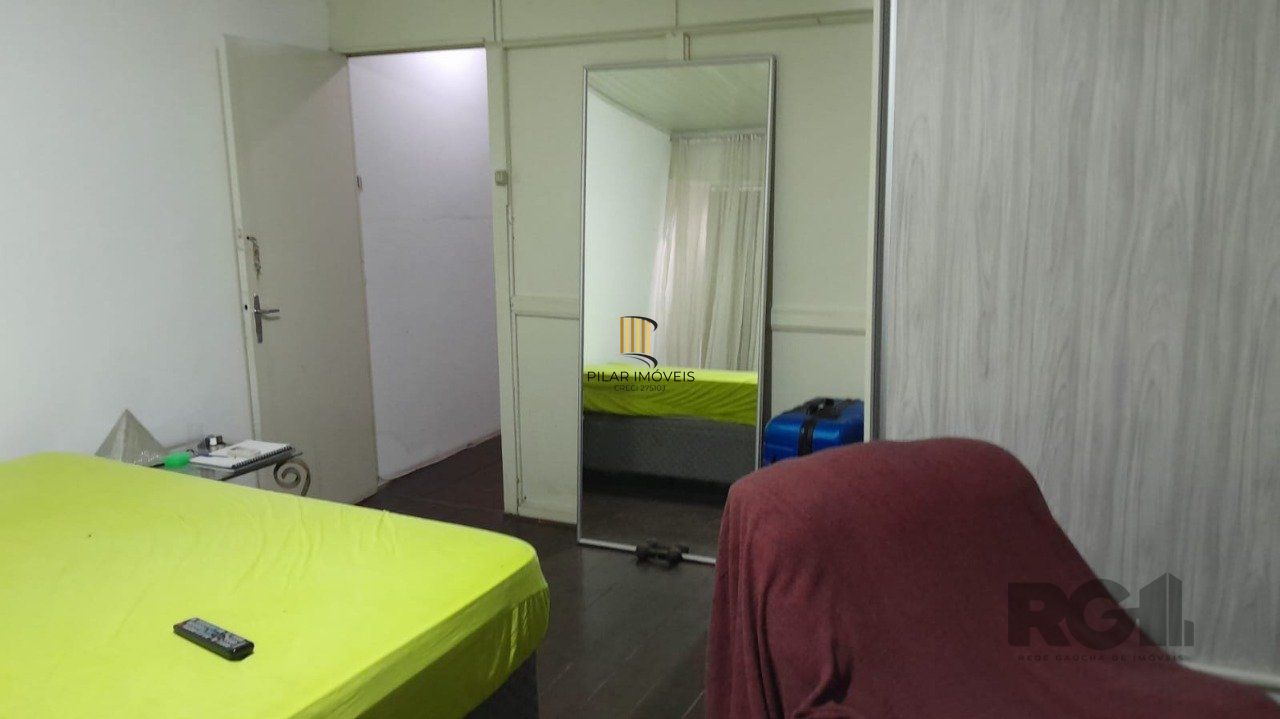 Casa comercial ou residencial com 2 pisos,,próximo Av.Cristovão Colombo