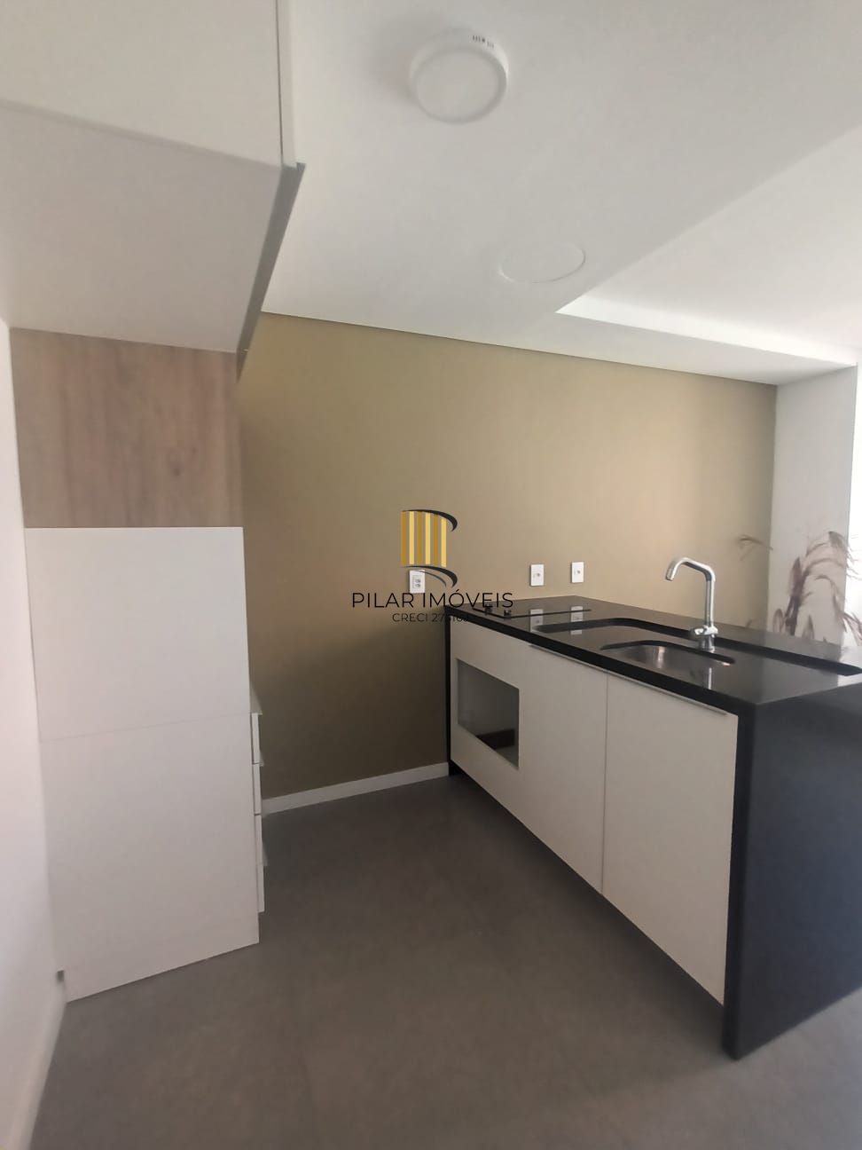 Studio, novo, desocupado, localizado no Bairro Cidade Baixa
