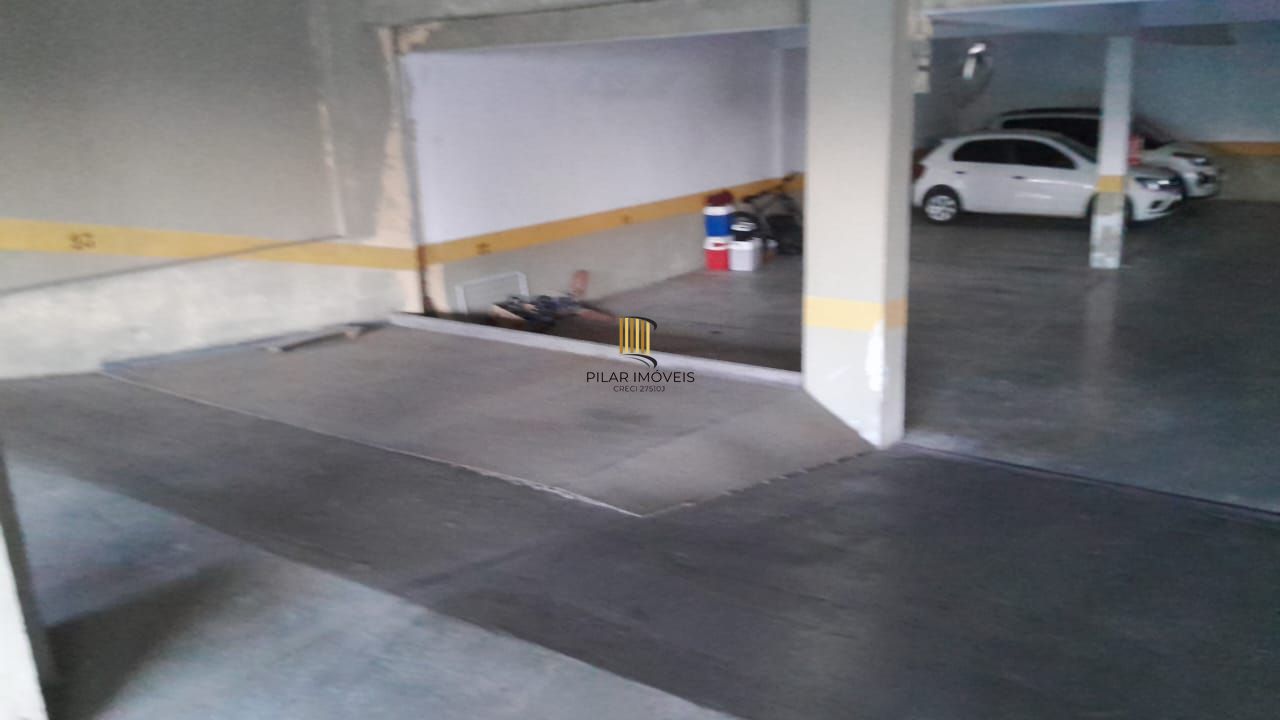 Box duplo, em prédio com Portaria 24 horas,rua Avaí,próximo Parque Farroupilha