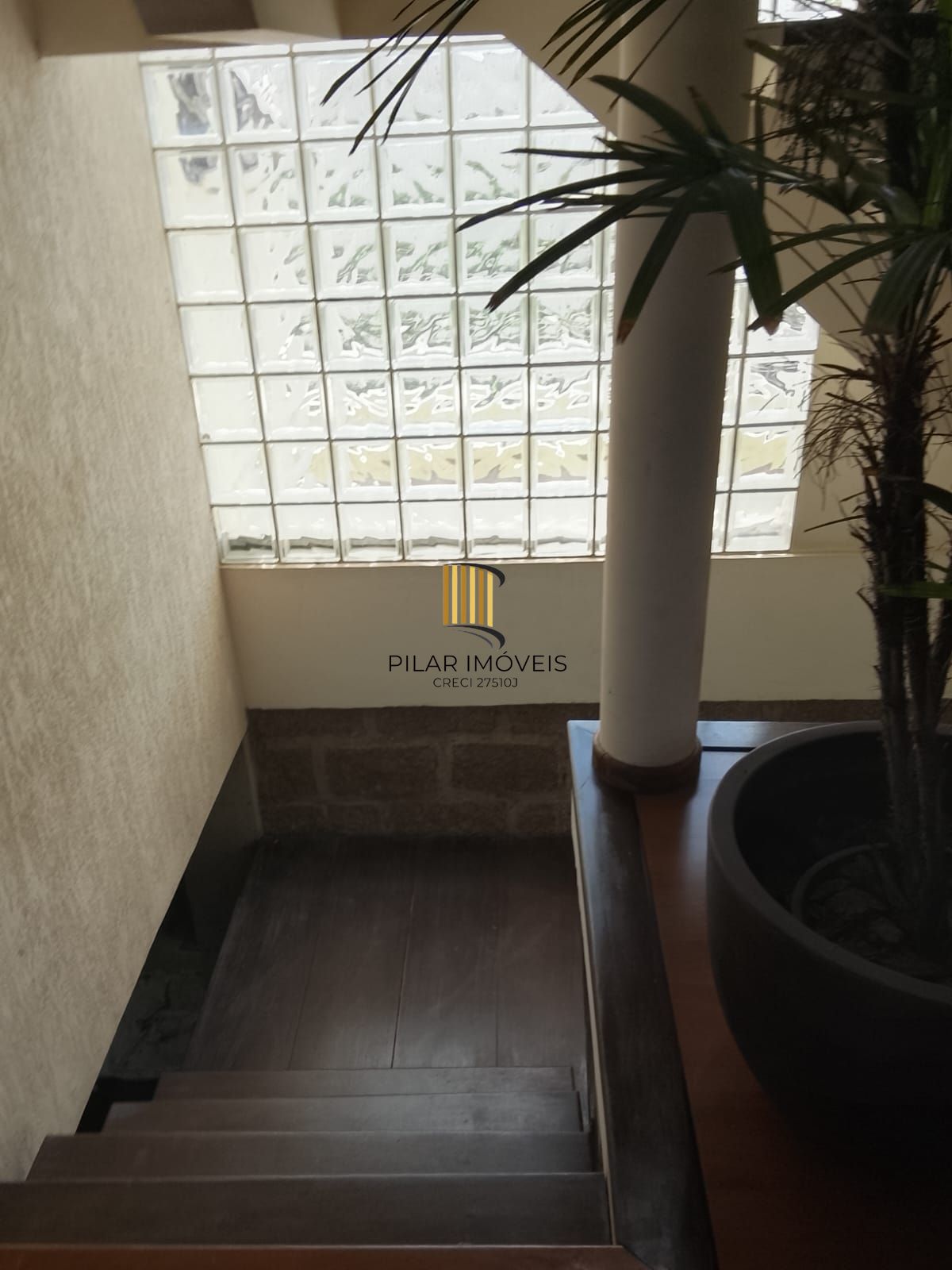 CASA / SOBRADO 5D e 10 vagas 3 Banheiros - Pátio enorme c/ Jacuzi e Pergolado - Living 3 ambientes - Sta Teresa