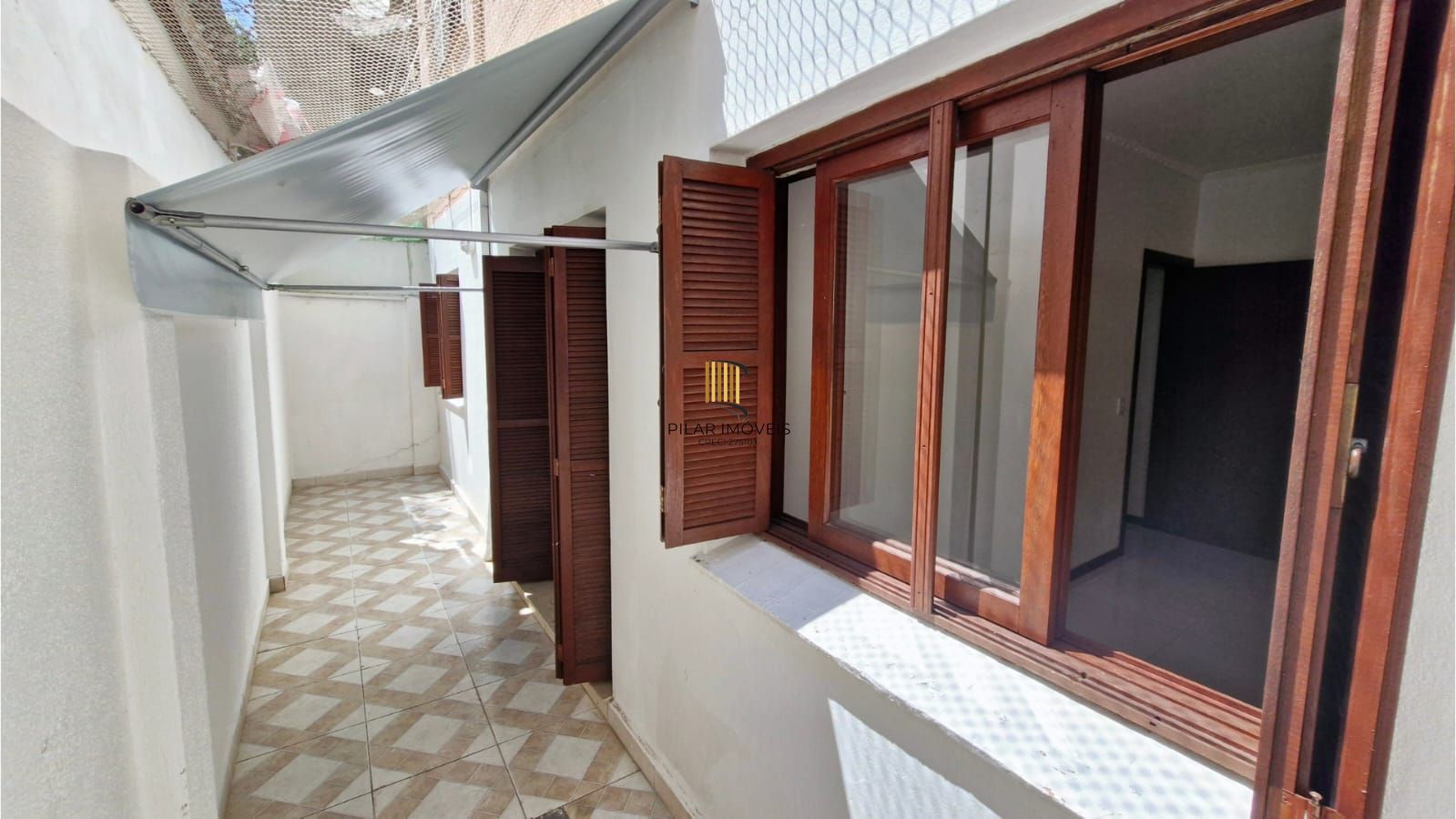 Apartamento com 3 Quartos e 2 banheiros à Venda, 84 m² por R$ 280.000