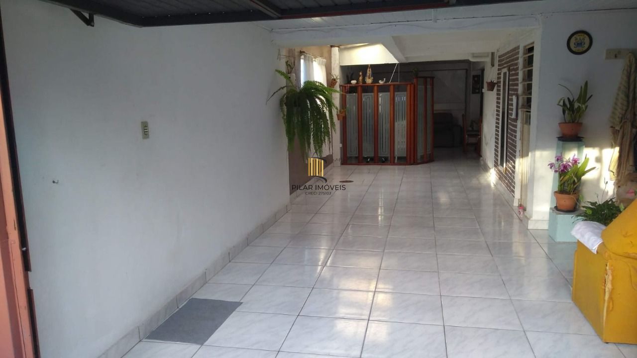 Casa para Venda - 300m², 3 dormitórios, 2 vagas - Nonoai