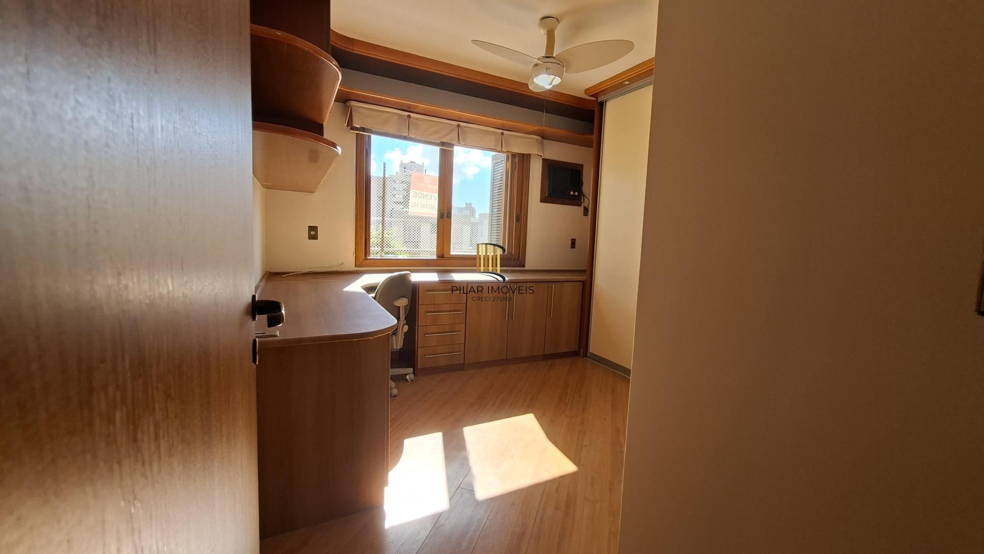 Apartamento com sacada e suite