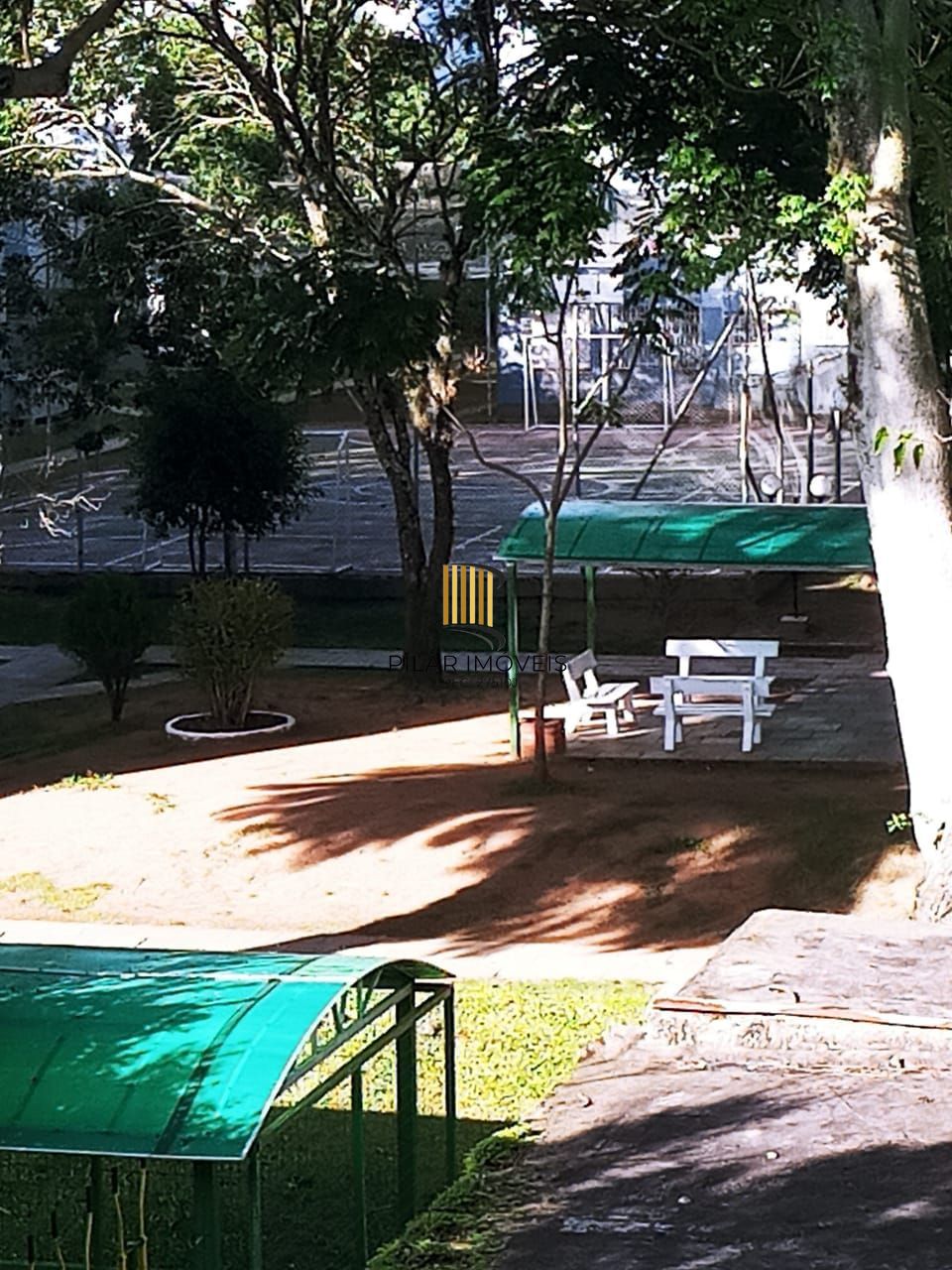 Apartamento com 2 Quartos,com box,no Bairro Humaitá