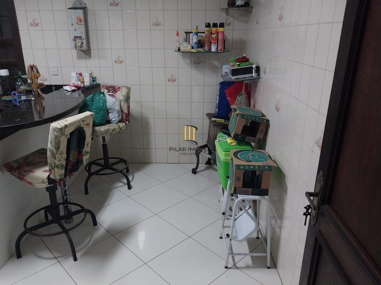 Casa ampla 5 D E 4 Banheiros, 2 vagas - Sta Tereza - Porto Alegre