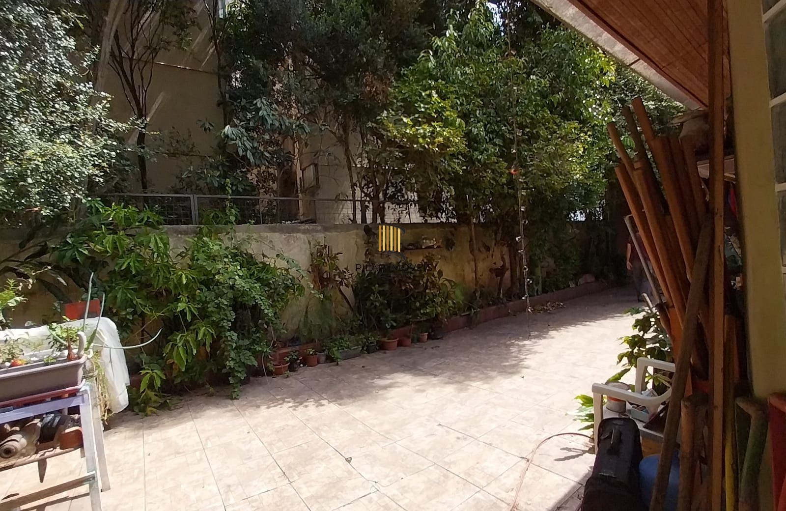 Ótimo Terreno Cidade Baixa, 480,48 m². Plano, com 2 casas em cima. - Pilar Imóveis