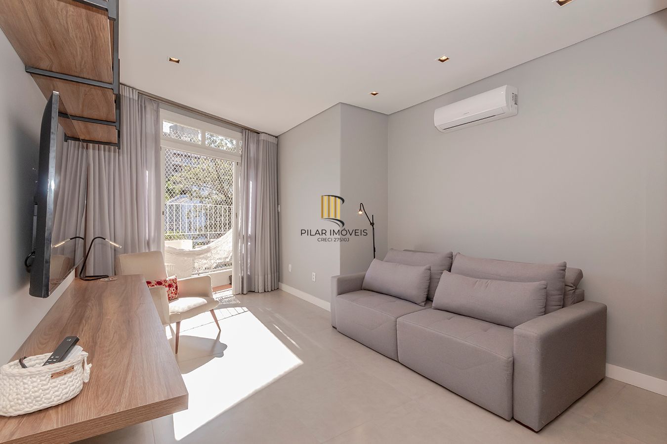 Apto 2dormitórios com 01suíte na Florencio Ygartua