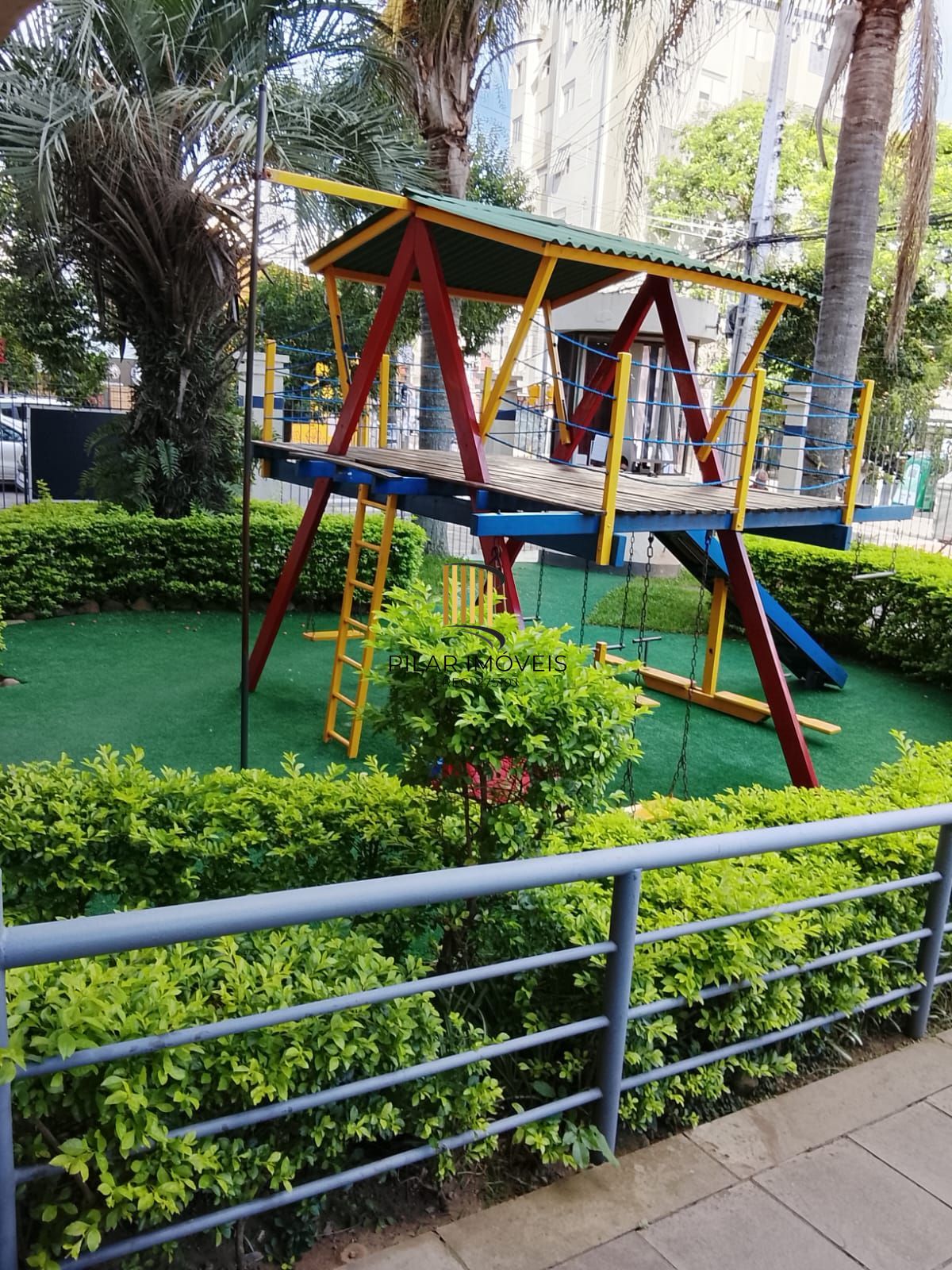 Excelente Apartamento 3D, transformado em 2D, closet mobiliado c/ vaga - Cidade Baixa - Preço Atrativo