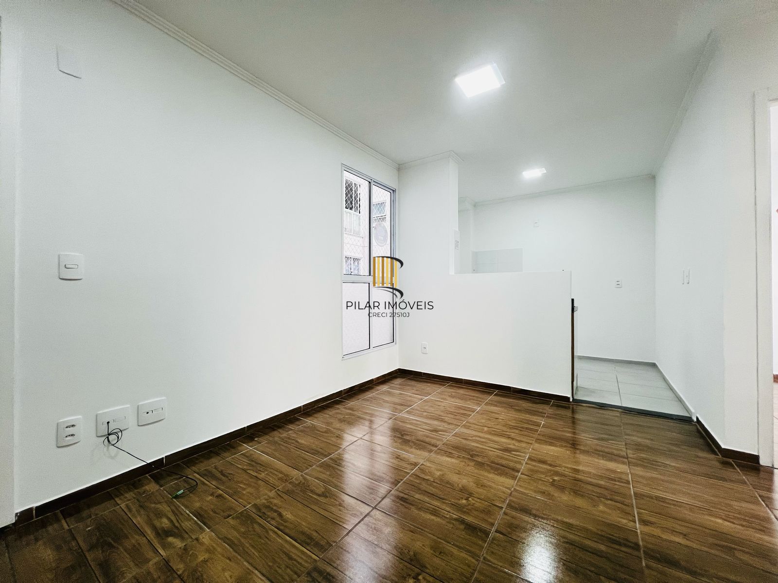 Apto 2D, Cozinha americana, sala com janelão, banheiro e vaga. Sapucaia do Sul