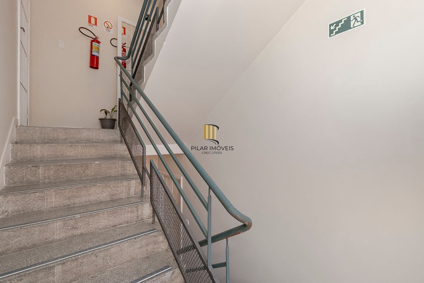 Apto 2dormitórios com 01suíte na Florencio Ygartua