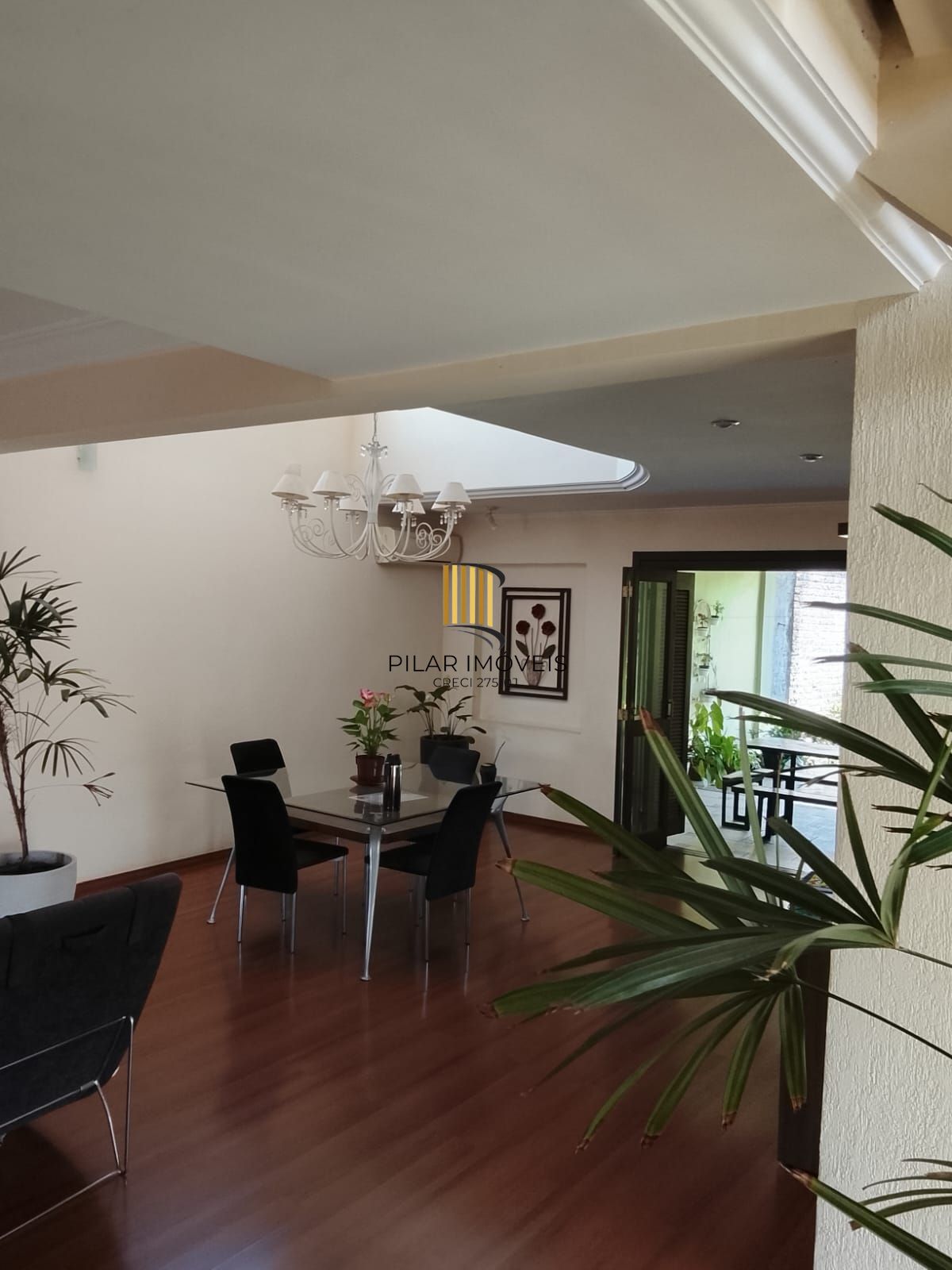 CASA / SOBRADO 5D e 10 vagas 3 Banheiros - Pátio enorme c/ Jacuzi e Pergolado - Living 3 ambientes - Sta Teresa