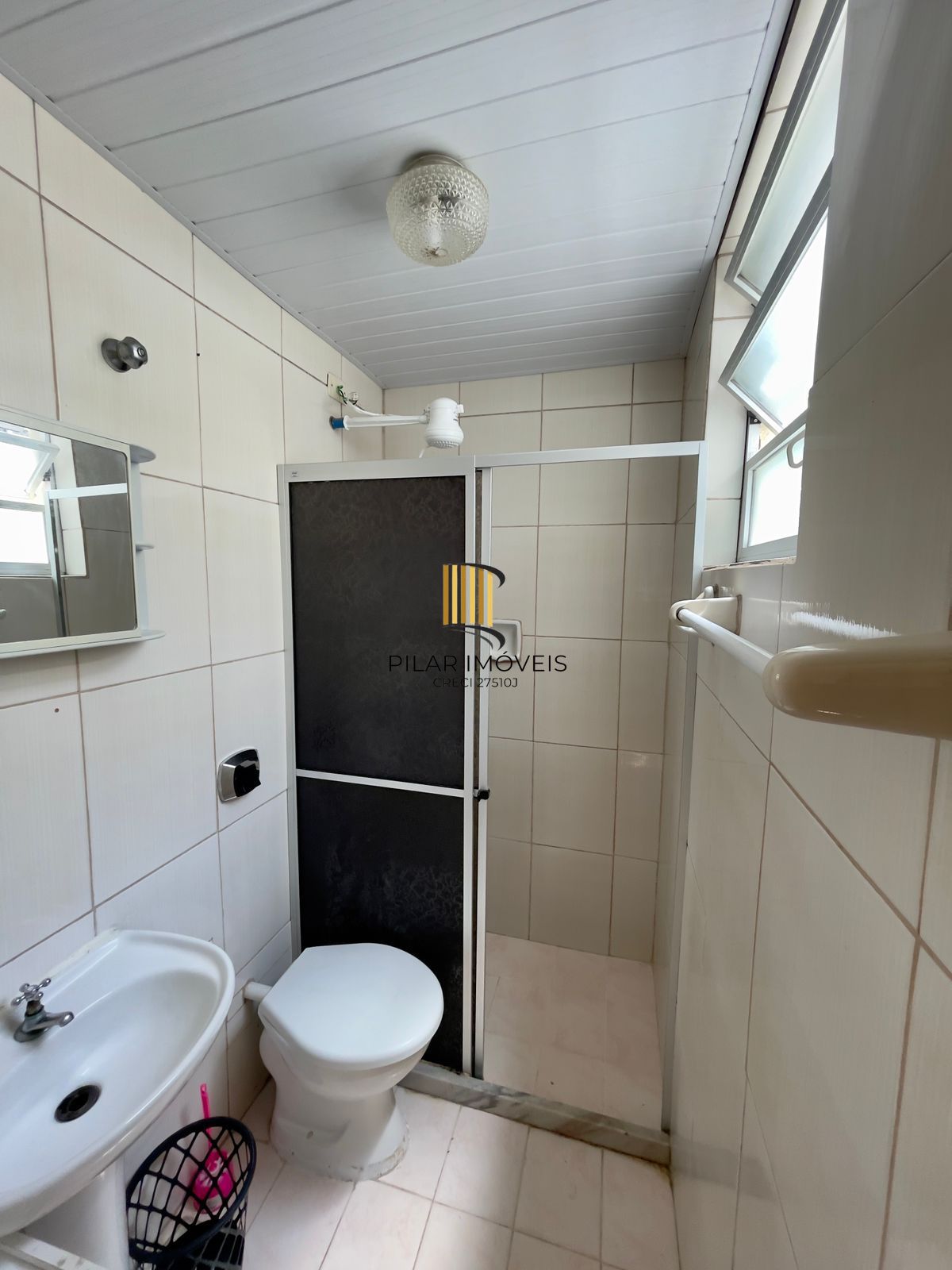 JKZÃO SALA QUARTO CONJUGADOS, COZINHA COM ÁREA DE SERVIÇO E BANHEIRO, C. BAIXA Porto Alegre