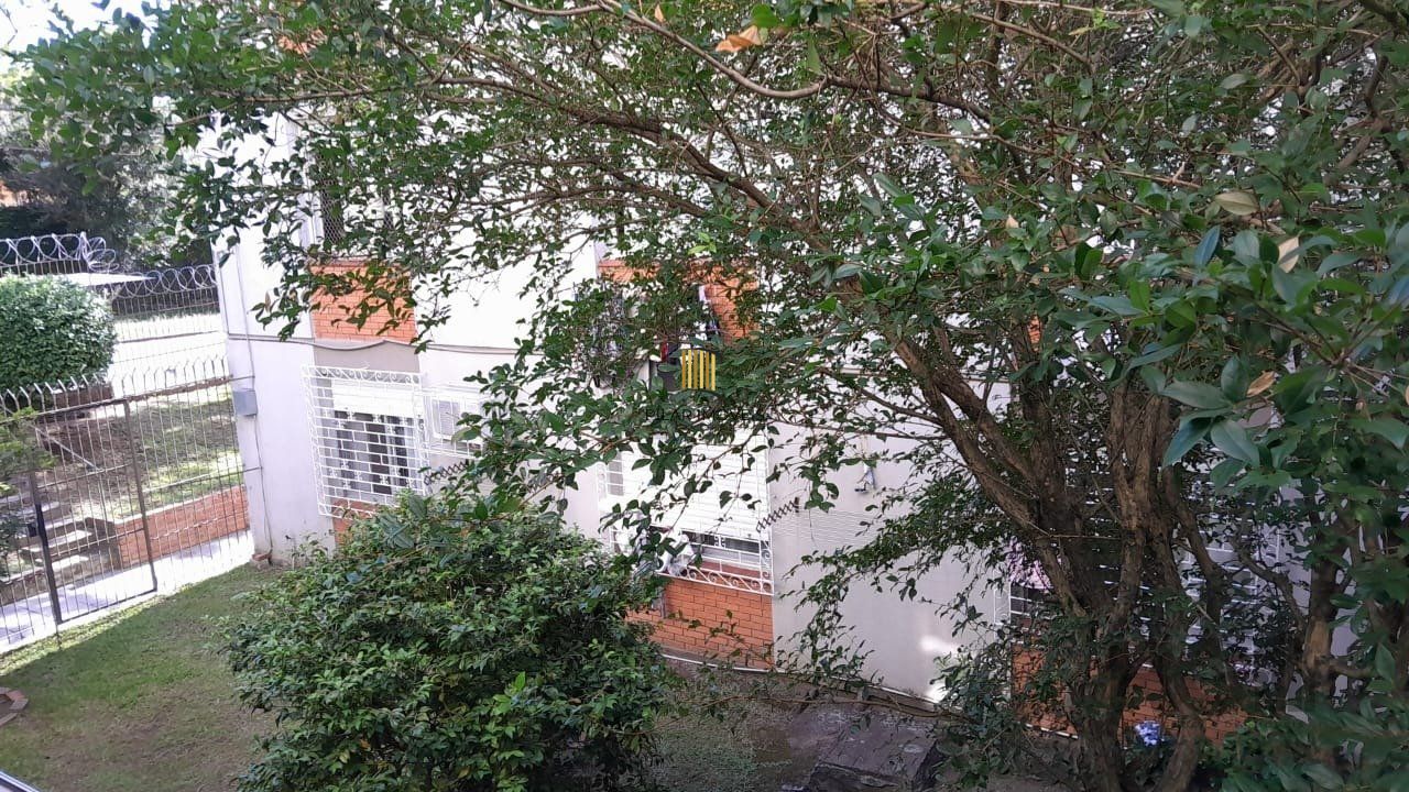 Apartamento todo reformado e mobiliado na Rua Taquary, com box rotativo