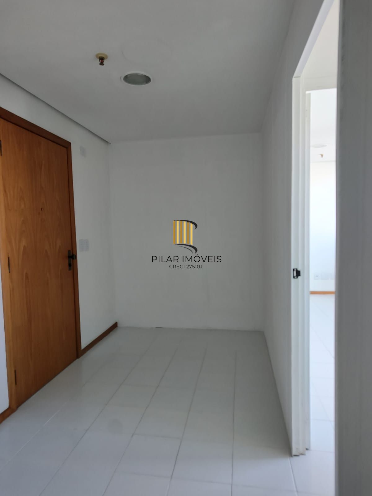 Salão comercial no bairro Menino Deus