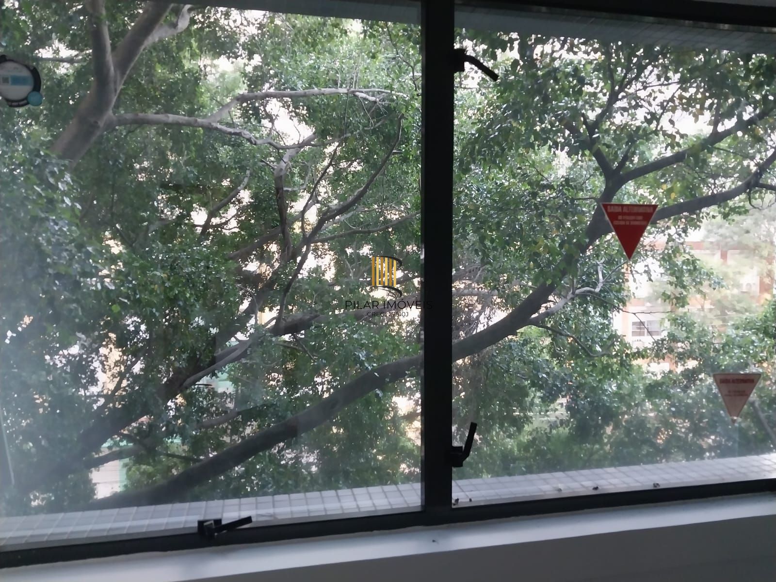 Excelente Conjunto Comercial com BOX, Zona dos Tribunais.