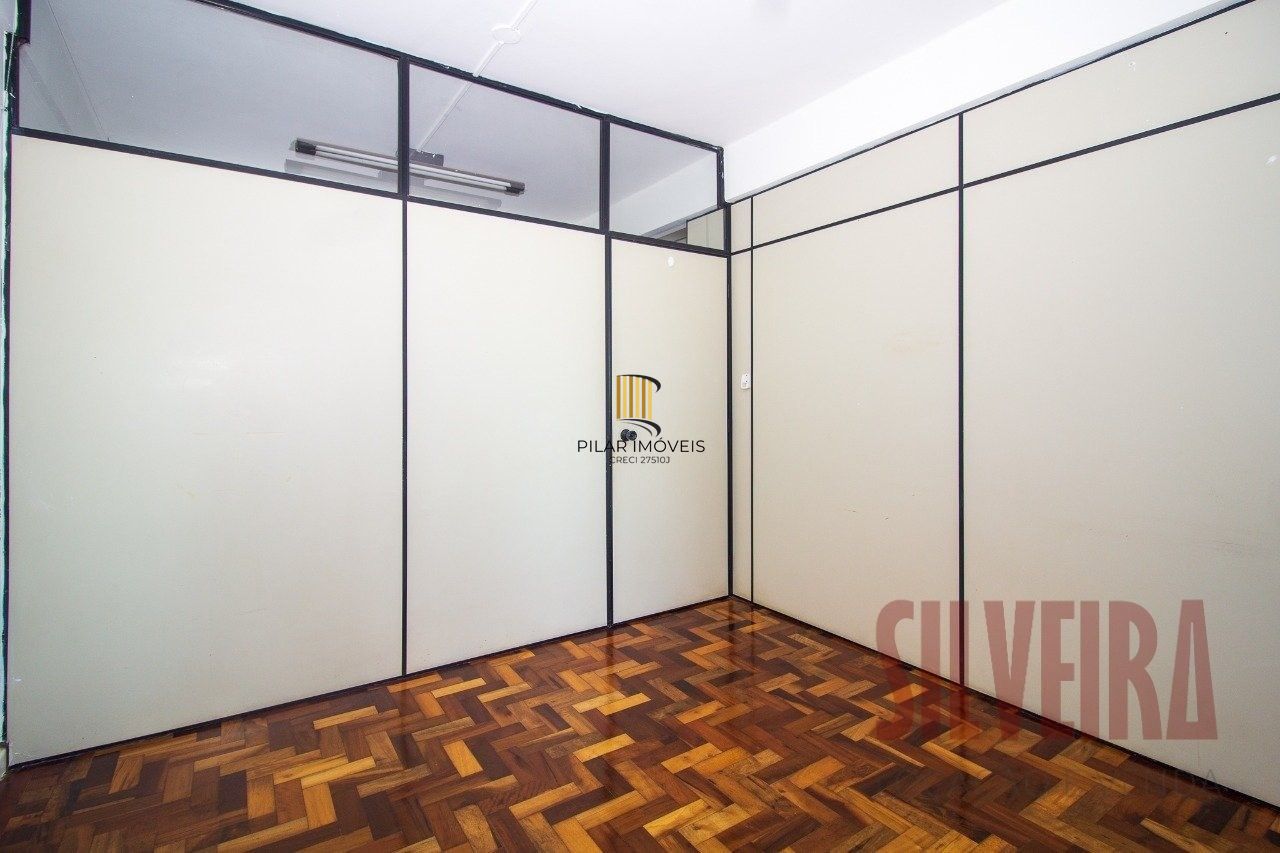 Oportunidade Sala Comercial Centro Frente andar Alto, Preço ATRATIVO.