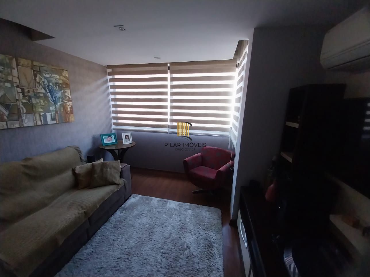 Excelente apartamento, BOX duplo, Cidade Baixa, 3D, 1 suite, semimobiliado, sala de jantar e 2 salas de estar, lareira e churrasqueira. 2 banheiros.