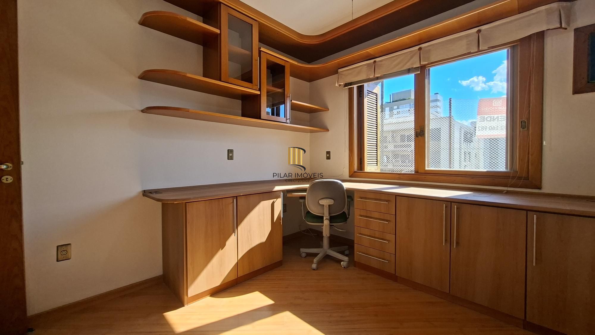 Apartamento com sacada e suite