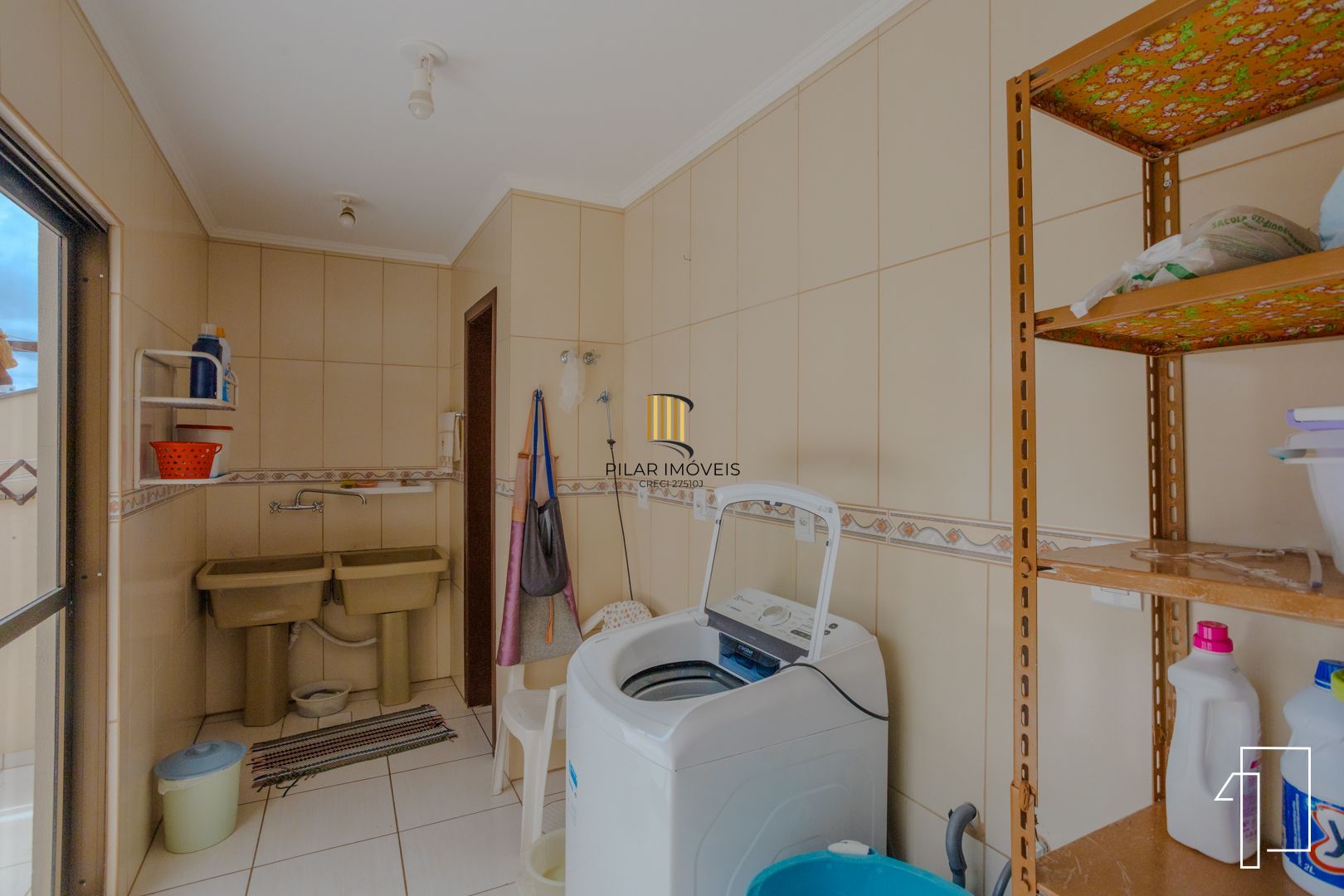 Oportunidade sobrado 2/3 pisos com 21D e 19 suítes - Jdm Botânico - P. Alegre.