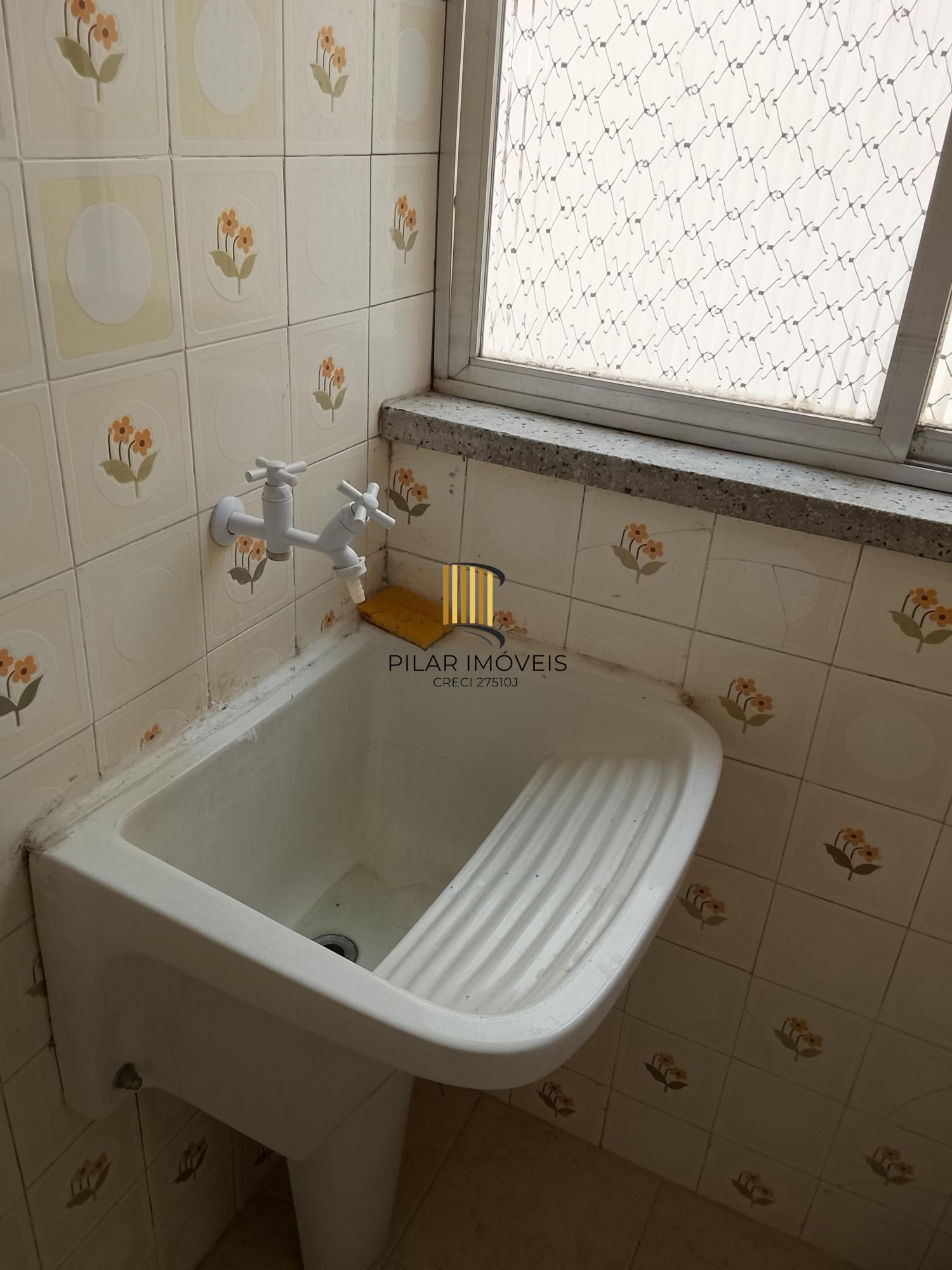 Excelente apto Lateral. 1D, sala, coz, área de serv. banh. Preço Atrativo!