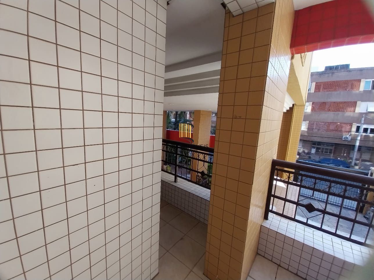 Excelente apartamento, BOX duplo, Cidade Baixa, 3D, 1 suite, semimobiliado, sala de jantar e 2 salas de estar, lareira e churrasqueira. 2 banheiros.