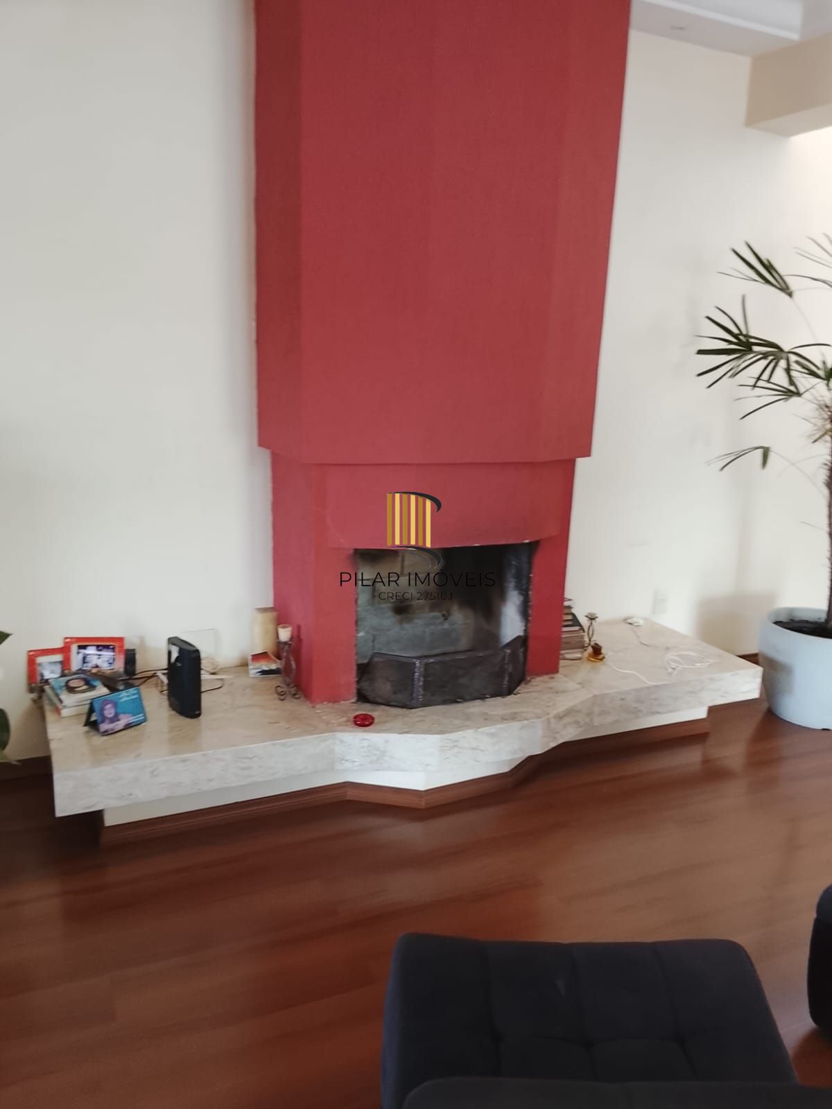 CASA / SOBRADO 5D e 10 vagas 3 Banheiros - Pátio enorme c/ Jacuzi e Pergolado - Living 3 ambientes - Sta Teresa