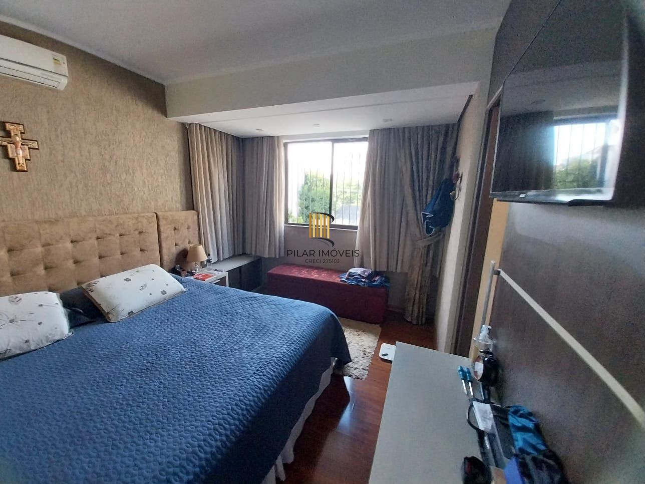 Excelente apartamento, BOX duplo, Cidade Baixa, 3D, 1 suite, semimobiliado, sala de jantar e 2 salas de estar, lareira e churrasqueira. 2 banheiros.