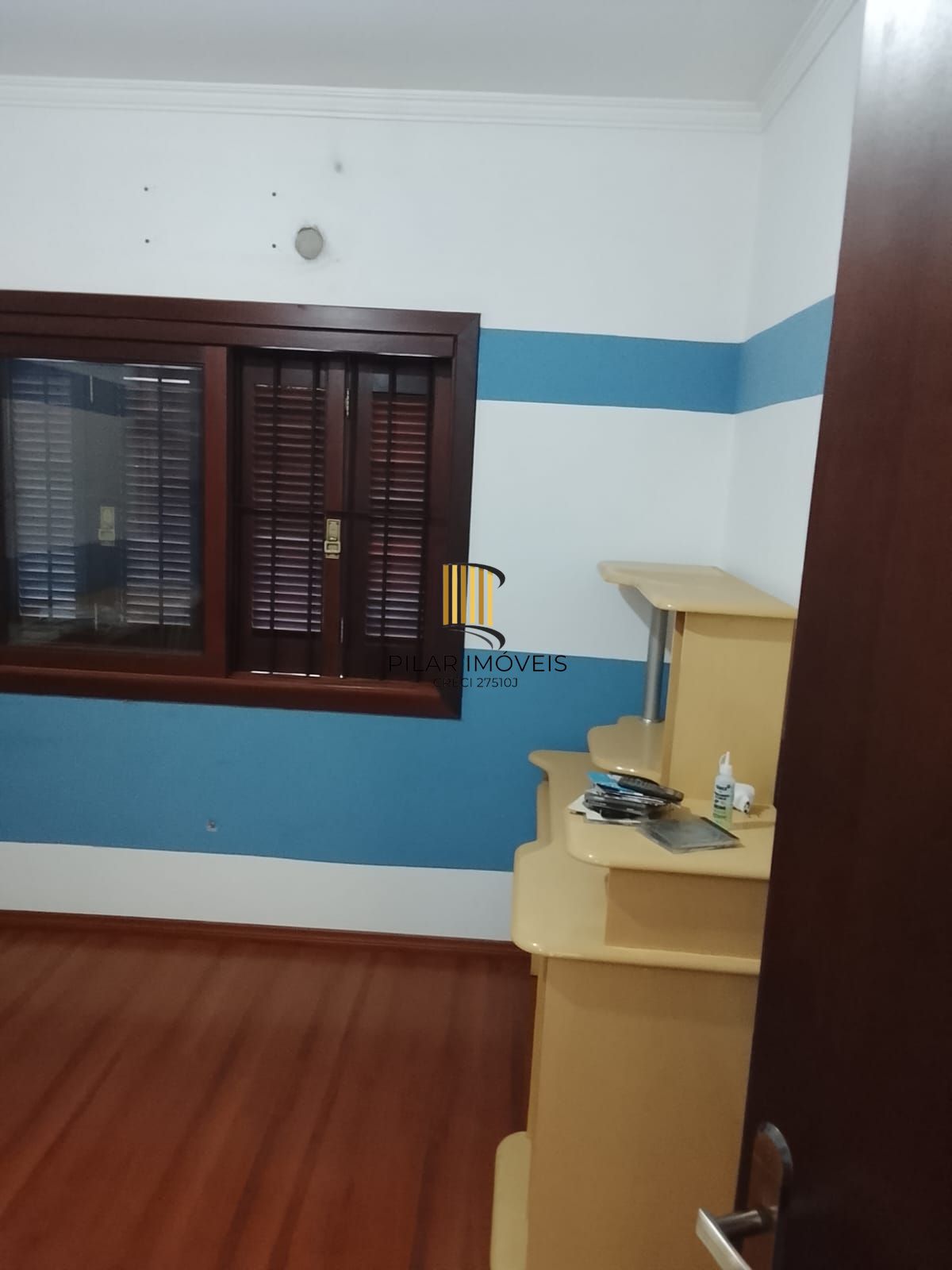 CASA / SOBRADO 5D e 10 vagas 3 Banheiros - Pátio enorme c/ Jacuzi e Pergolado - Living 3 ambientes - Sta Teresa