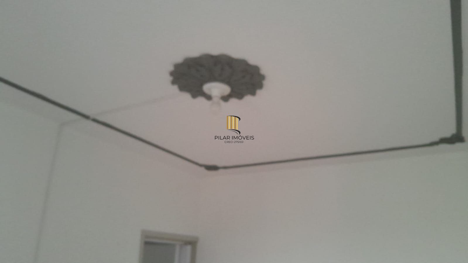 Excelente e amplo apartamento 2D desocupado na Cidade Baixa, Porto Alegre, Preço Atrativo.