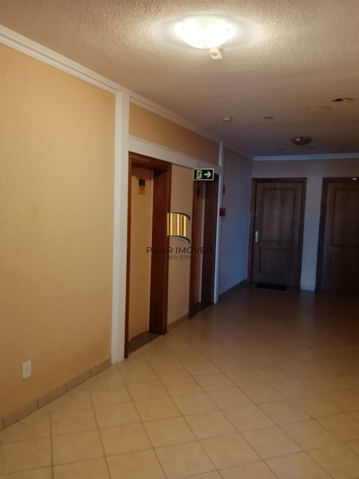 Excelente Apartamento 3D, transformado em 2D, closet mobiliado c/ vaga - Cidade Baixa - Preço Atrativo