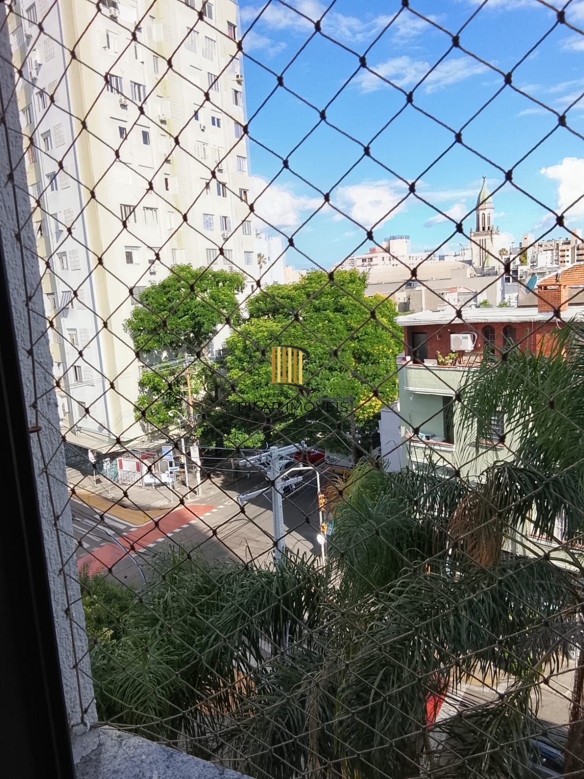 Excelente Apartamento 3D, transformado em 2D, closet mobiliado c/ vaga - Cidade Baixa - Preço Atrativo