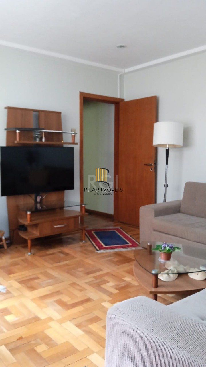Apartamento com 2 dormitórios ,WC auxiliar, Semi - Mobiliado, Cidade Baixa.
