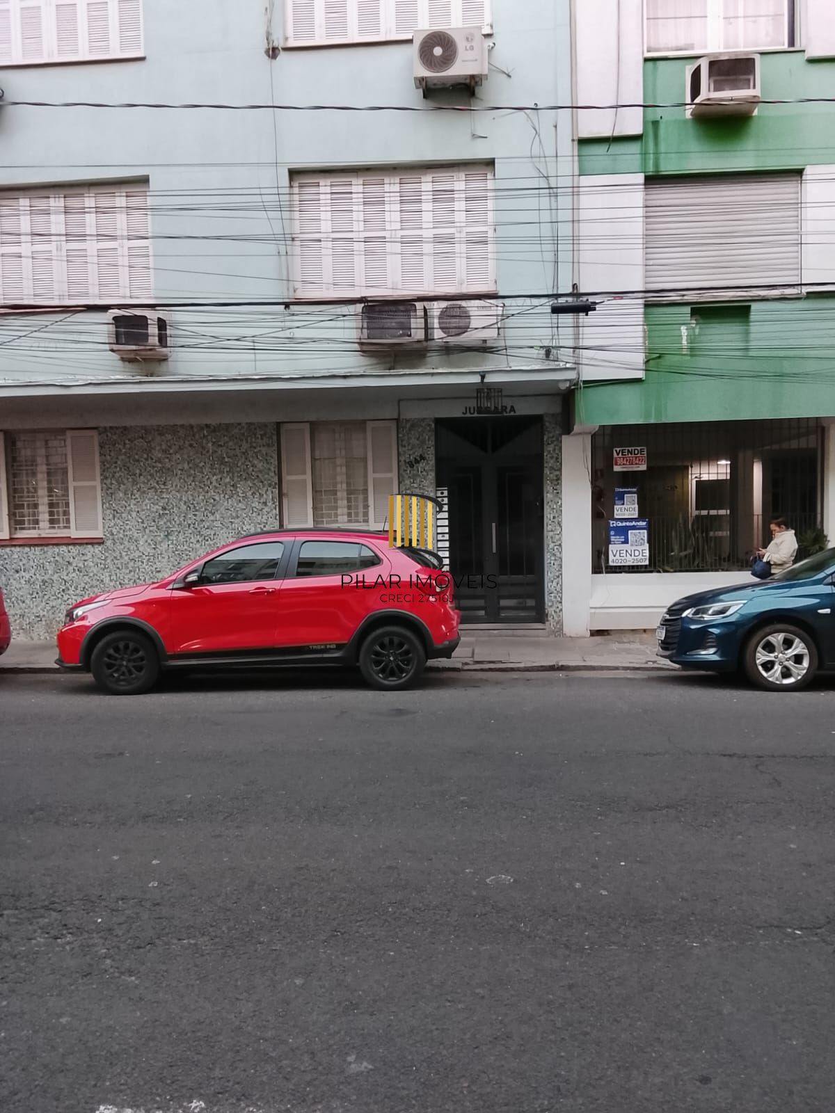 JK / Kitnet AMPLO Cidade Baixa - 1 lance de escada Preço atrativo