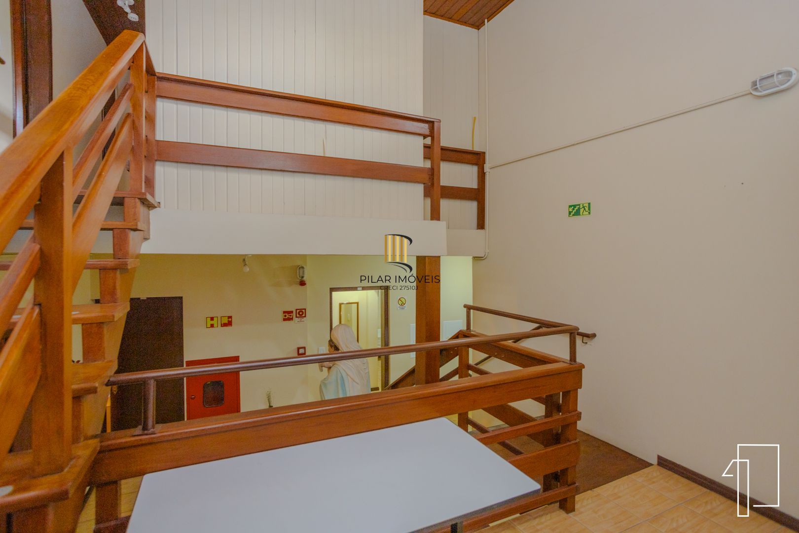 Oportunidade sobrado 2/3 pisos com 21D e 19 suítes - Jdm Botânico - P. Alegre.