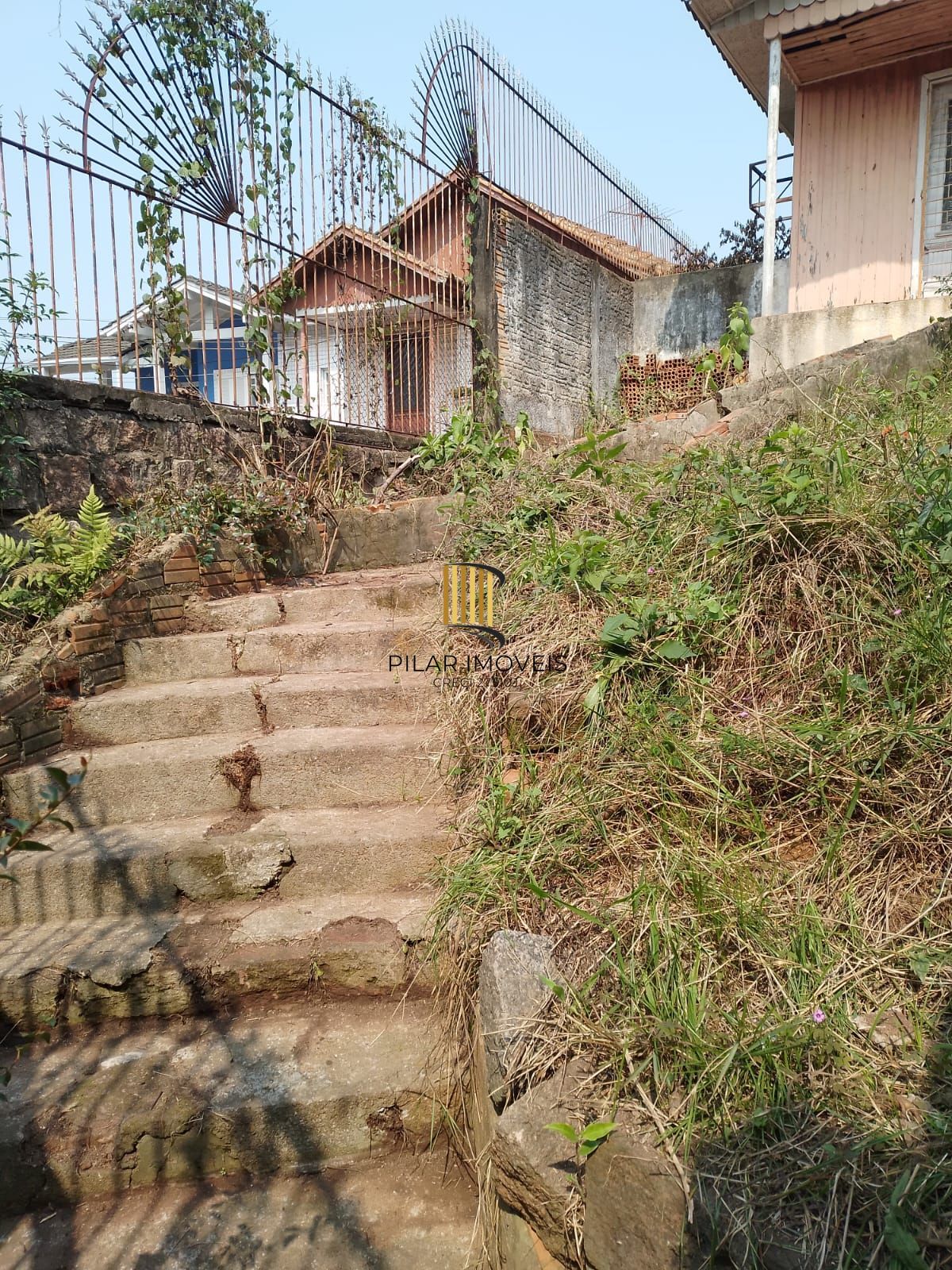 Excelente Terreno desocupado Localização Previlegiada. ´Ótimo preço!