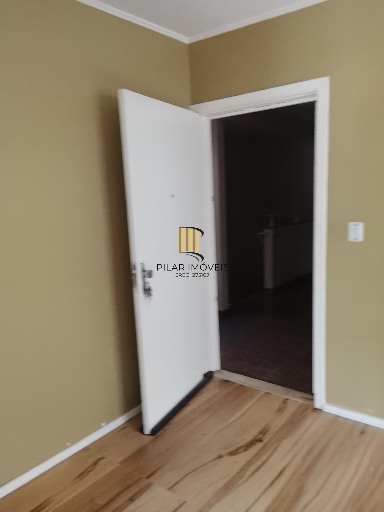 Ótimo apartamento 1D, desocupado na Medianeira, preço atrativo.