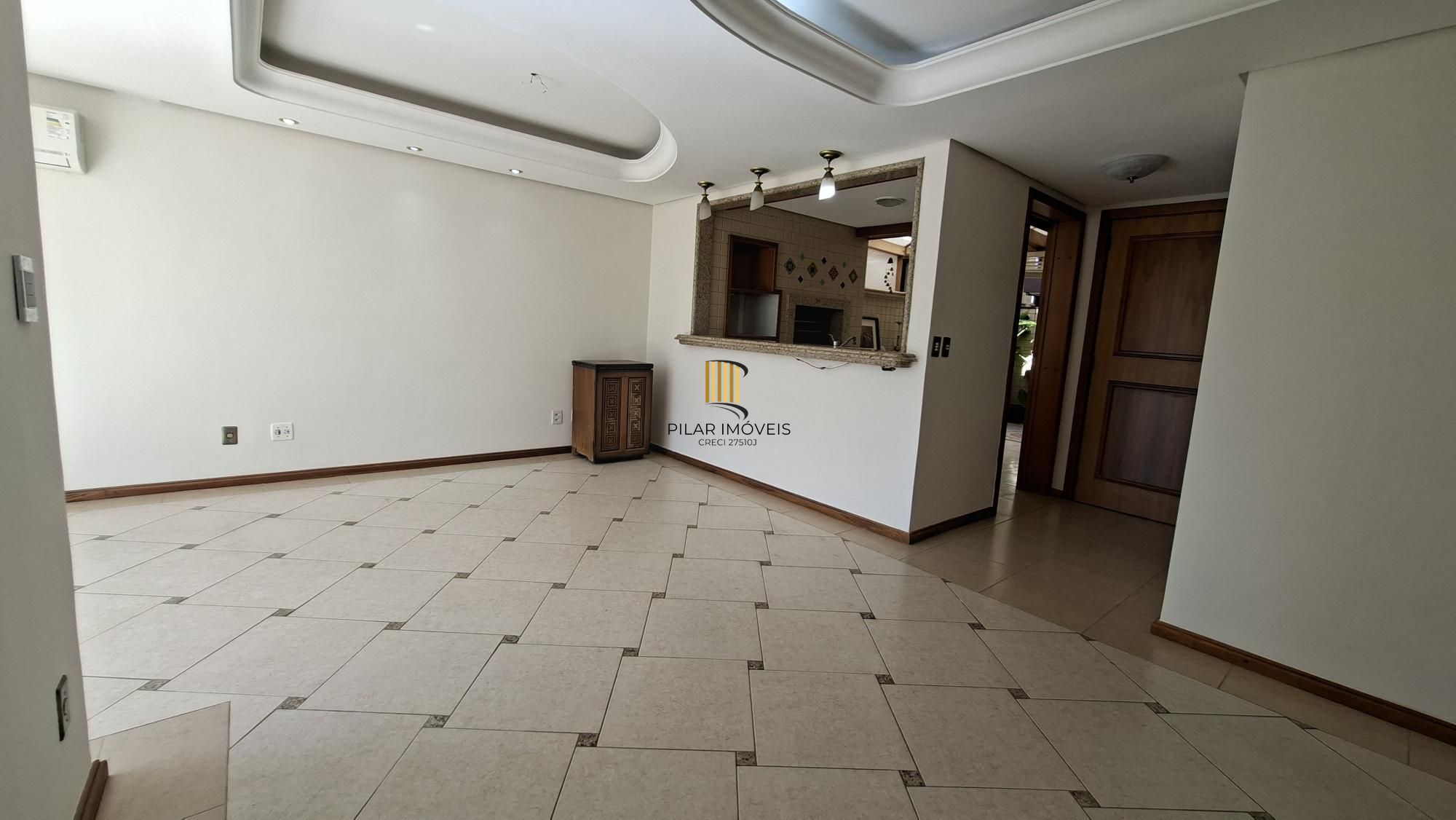 Apartamento com sacada e suite