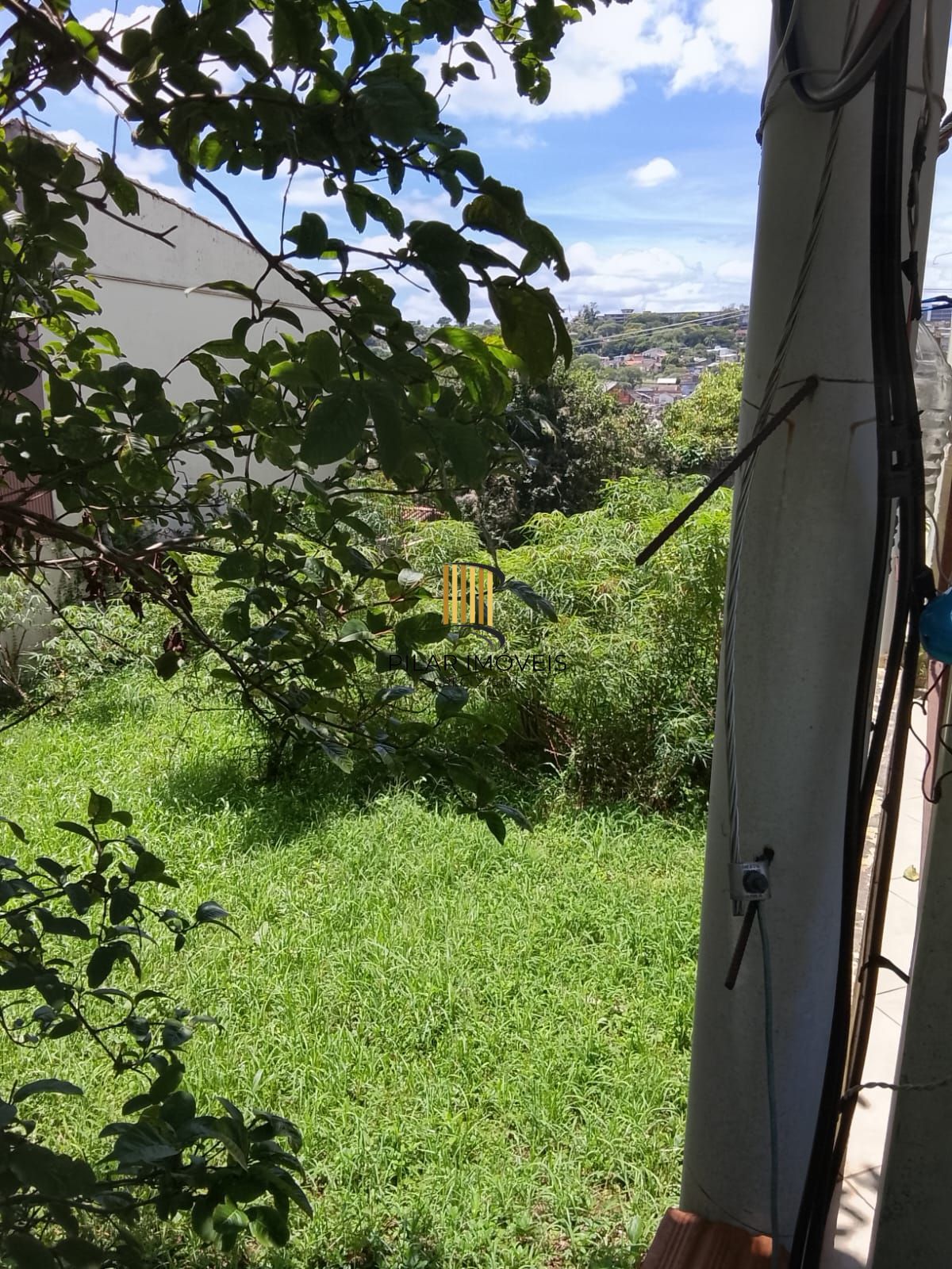 CASA / SOBRADO 5D e 10 vagas 3 Banheiros - Pátio enorme c/ Jacuzi e Pergolado - Living 3 ambientes - Sta Teresa