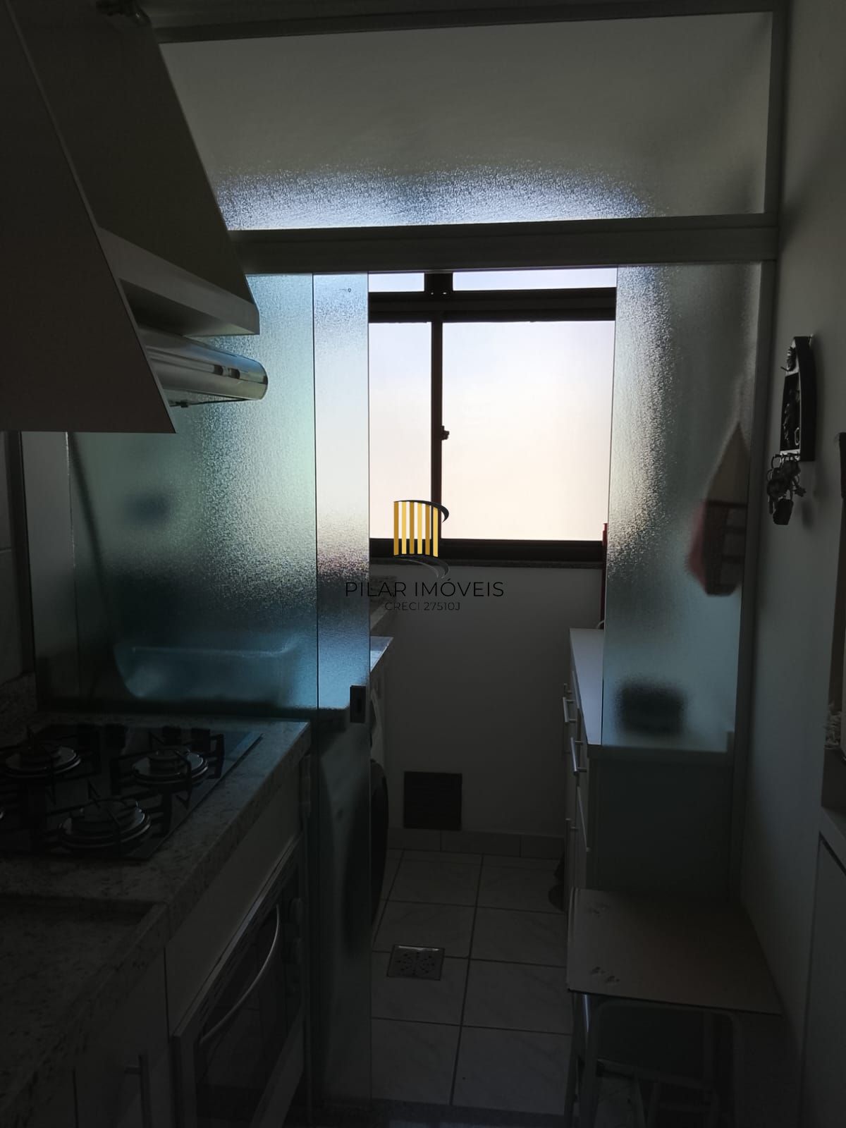 Excelente Apartamento 3D, transformado em 2D, closet mobiliado c/ vaga - Cidade Baixa - Preço Atrativo