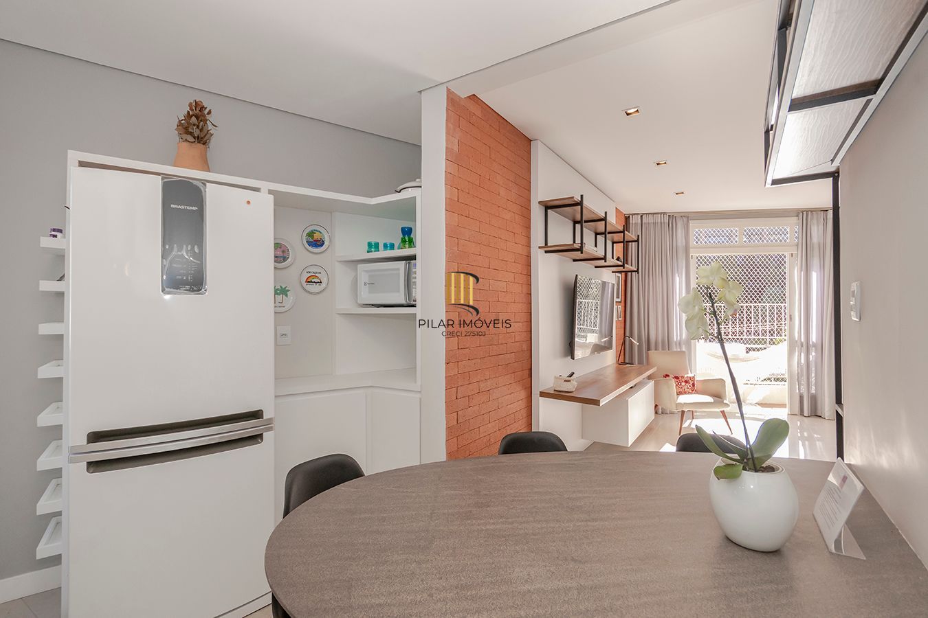 Apto 2dormitórios com 01suíte na Florencio Ygartua