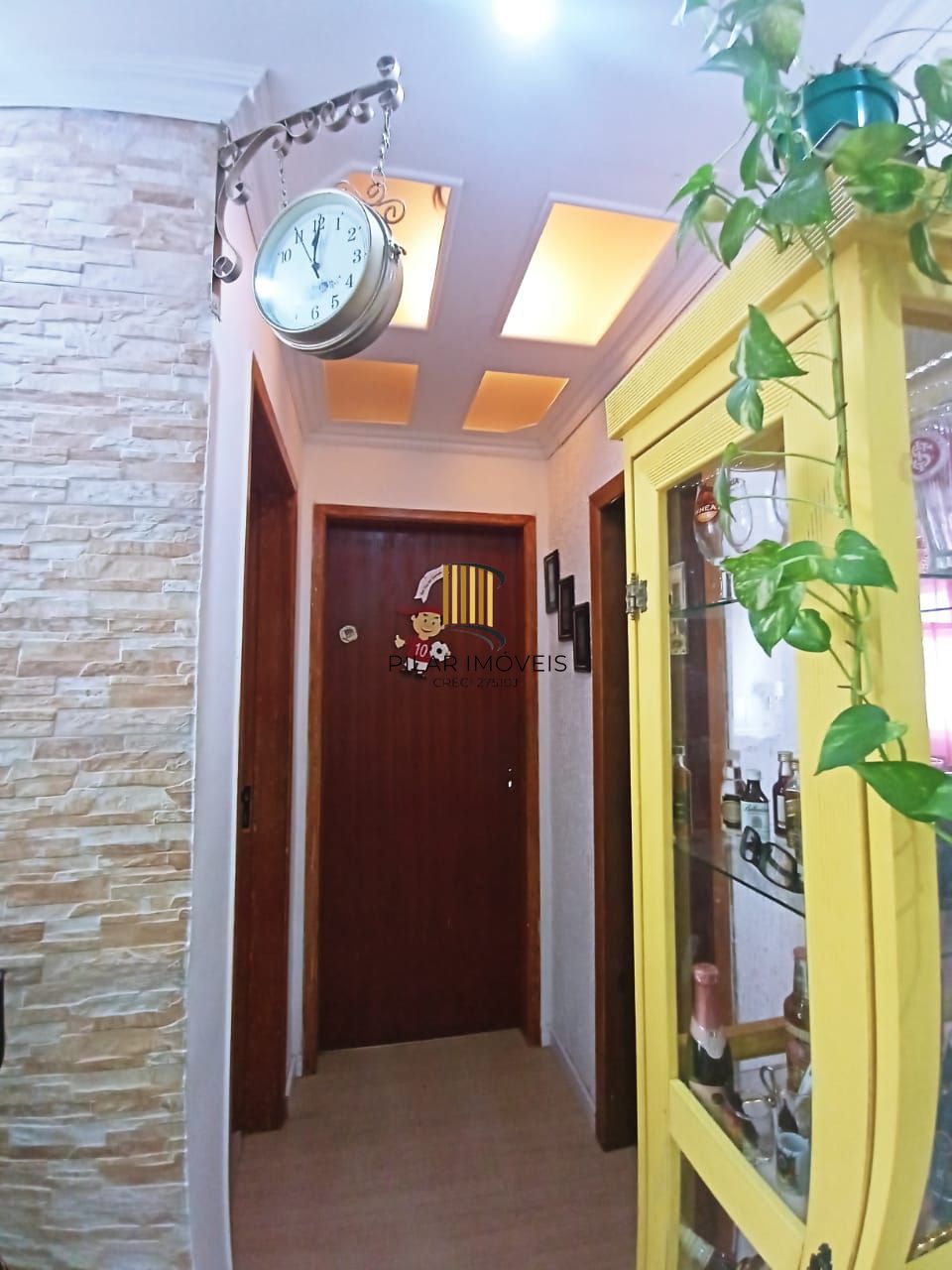 Apartamento com 2 Quartos,com box,no Bairro Humaitá