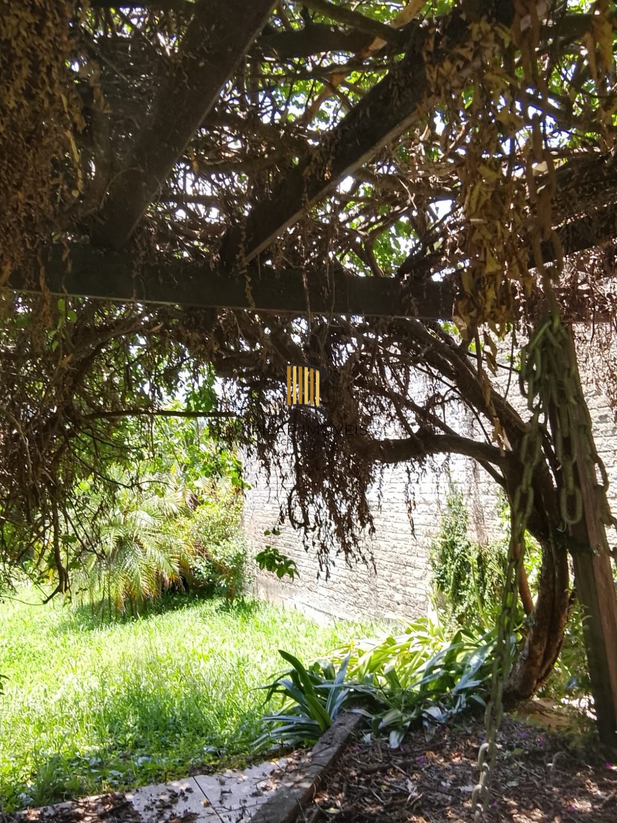 CASA / SOBRADO 5D e 10 vagas 3 Banheiros - Pátio enorme c/ Jacuzi e Pergolado - Living 3 ambientes - Sta Teresa