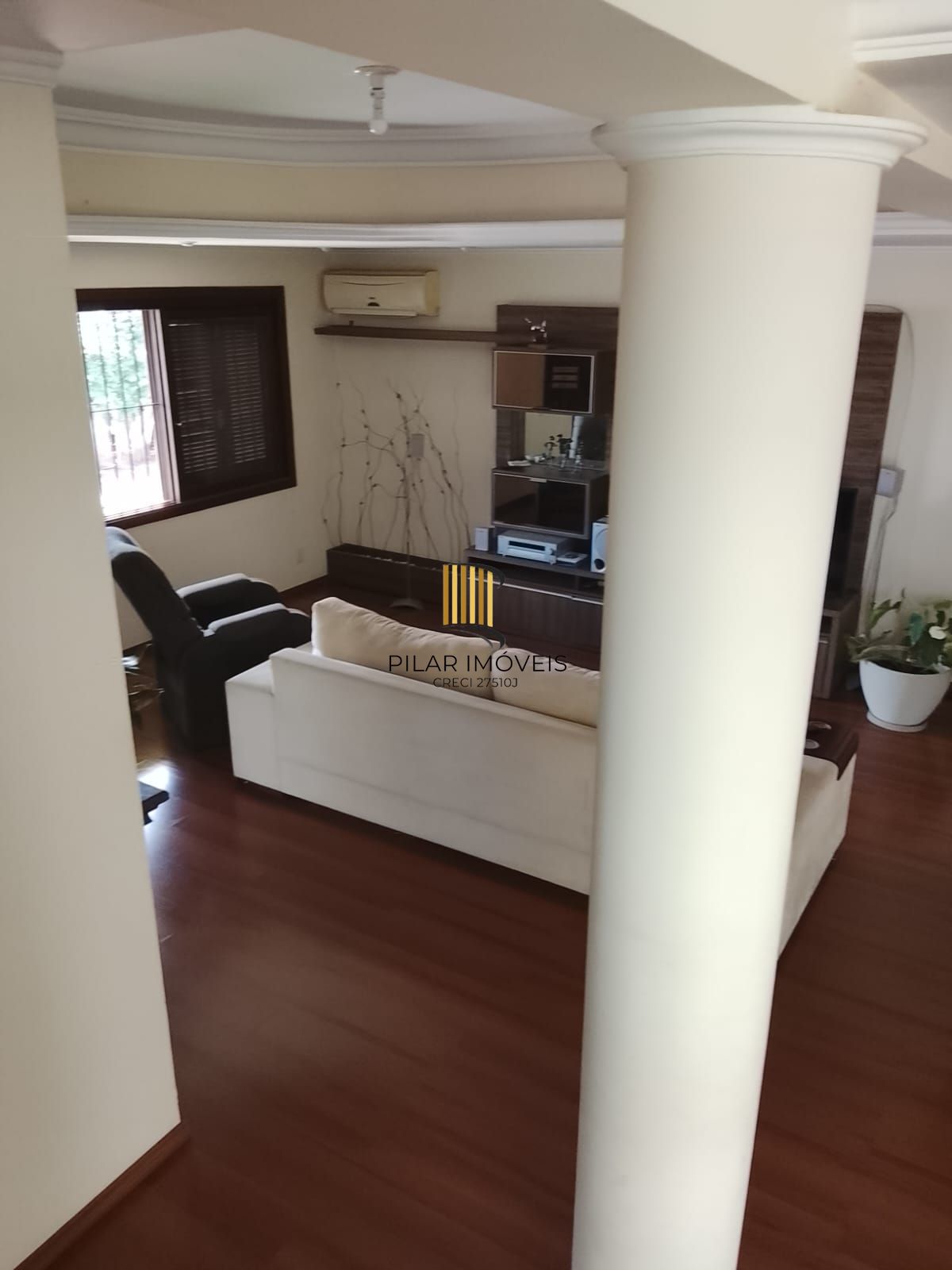 CASA / SOBRADO 5D e 10 vagas 3 Banheiros - Pátio enorme c/ Jacuzi e Pergolado - Living 3 ambientes - Sta Teresa
