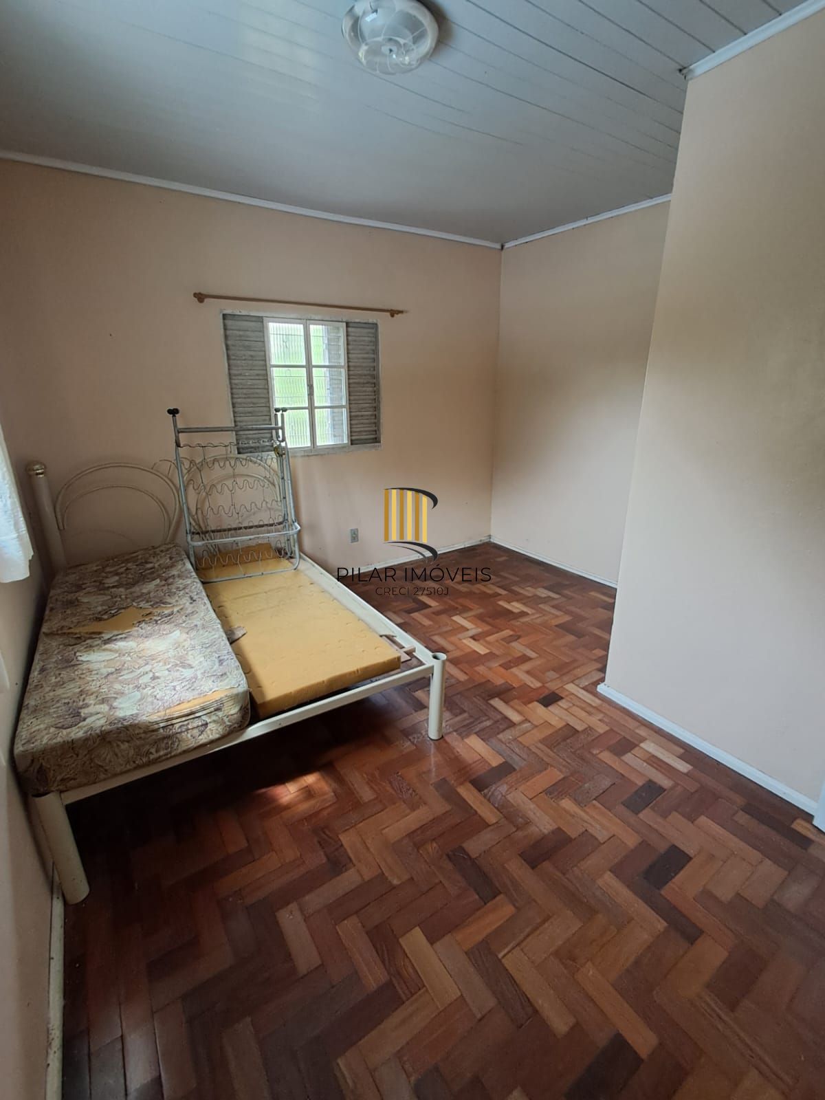 Sítio à Venda com 1390m² e 3 dormitórios,sendo 1 suíte, por R$ 198.000