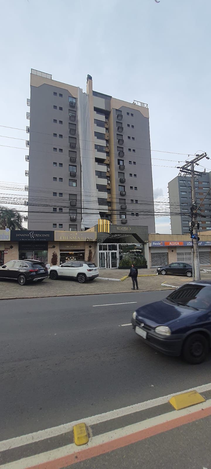 Excelente 2D C/Suíte e vaga coberta Três Figueiras - Porto Alegre