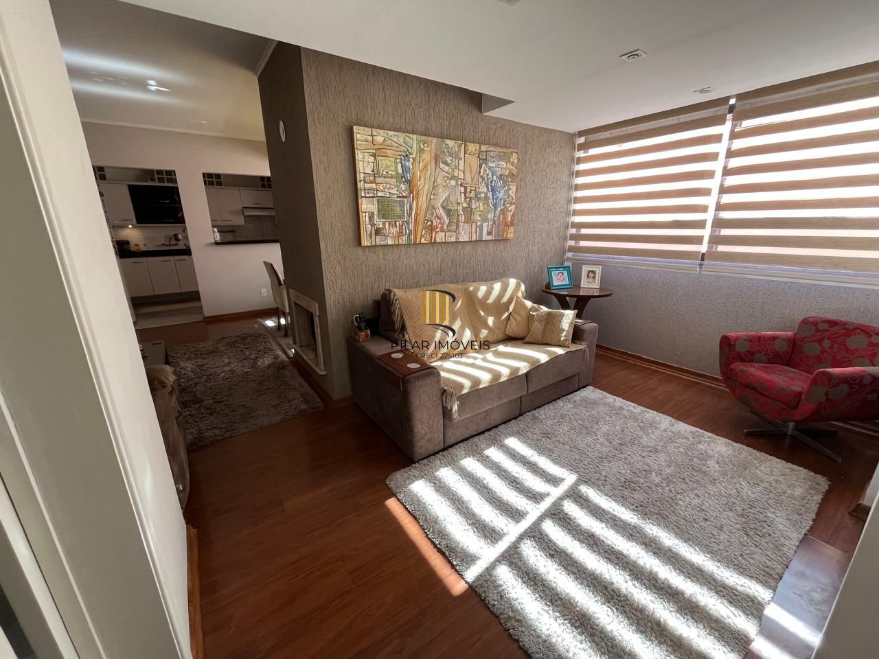 Excelente apartamento, BOX duplo, Cidade Baixa, 3D, 1 suite, semimobiliado, sala de jantar e 2 salas de estar, lareira e churrasqueira. 2 banheiros.