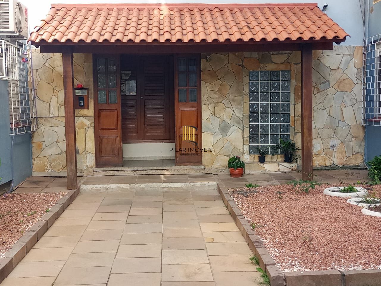 Apartamento com 2 Quartos,com box,no Bairro Humaitá