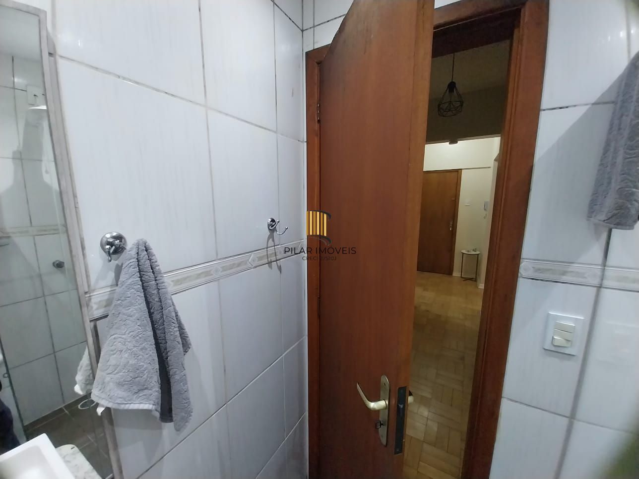 Oportunidade Excelente Apartamento 1D Mobiliado 2 piso com elevador Cidade Baixa.
