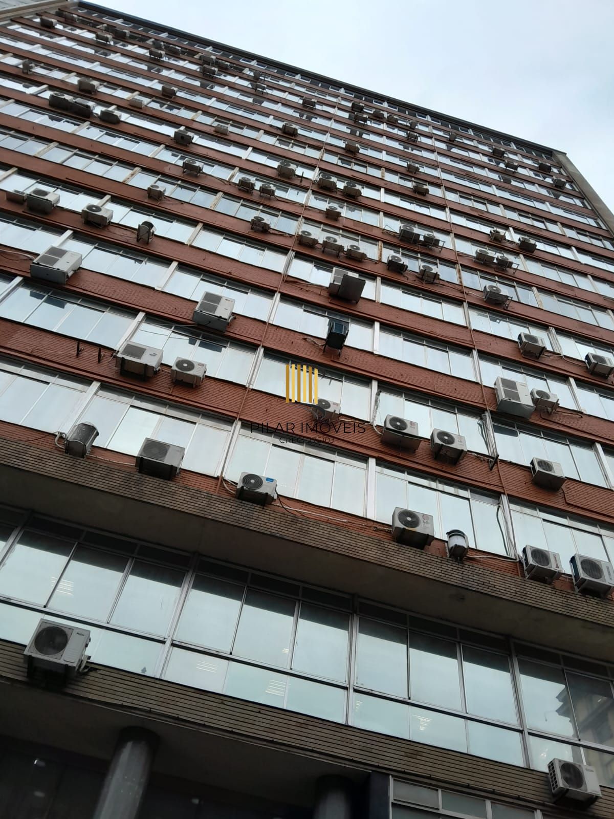 Salas com  meio andar,para empresas ou órgãos públicos com 262,41m2 ,Centro